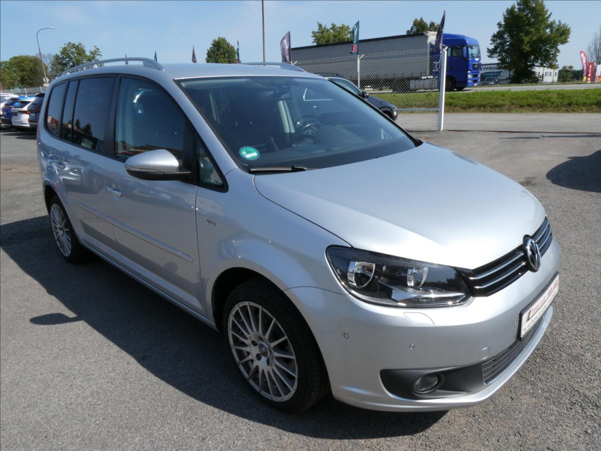 Volkswagen Touran 1,4 TSI DSG,CUP,závěs,serviska