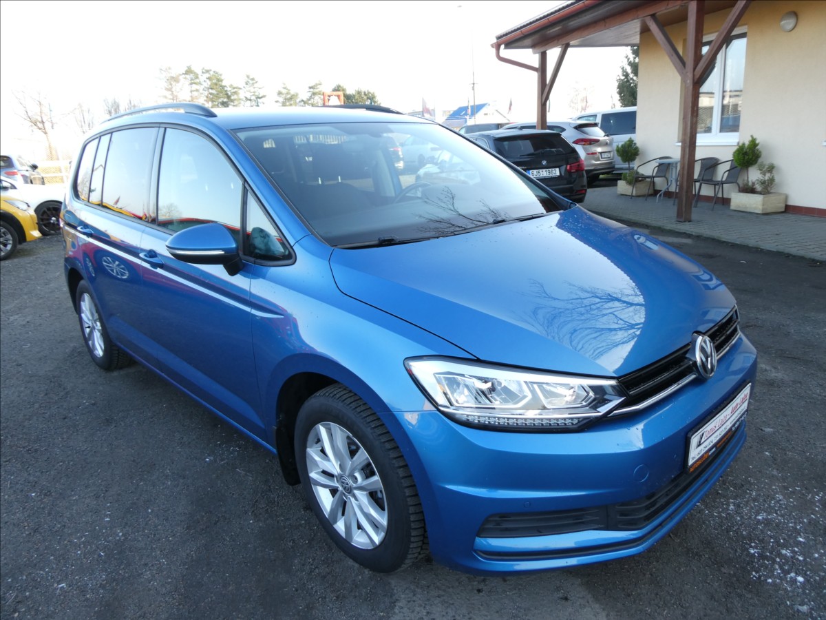 Volkswagen Touran 1,4 TSi 110kW 7.míst, serviska