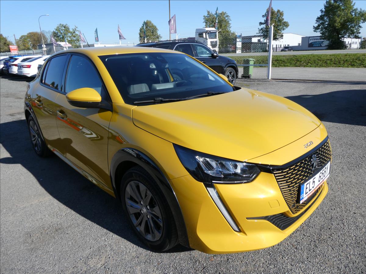 Peugeot 208 e-ALLURE PACK 100kW,2xpneu