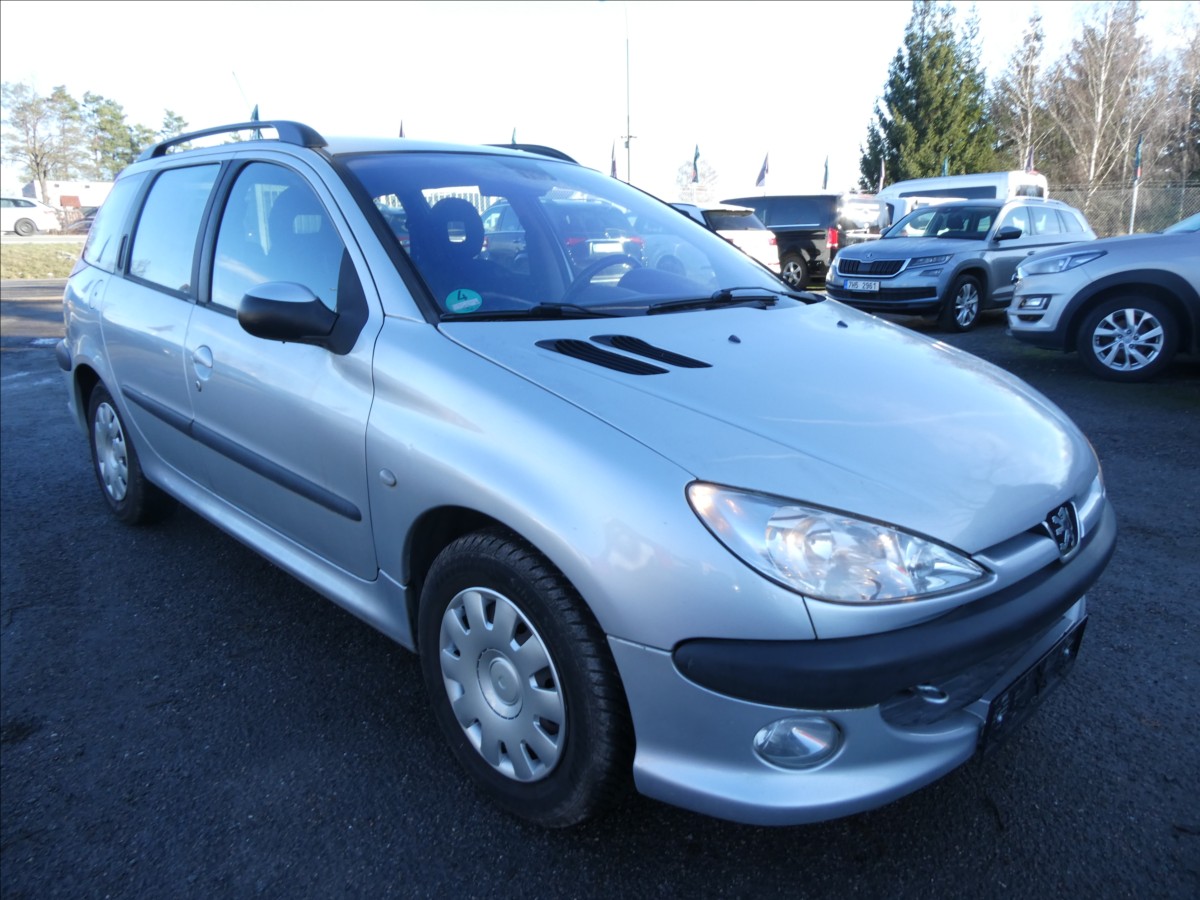 Peugeot 206 1,6 16V 80kW SW,auto klima