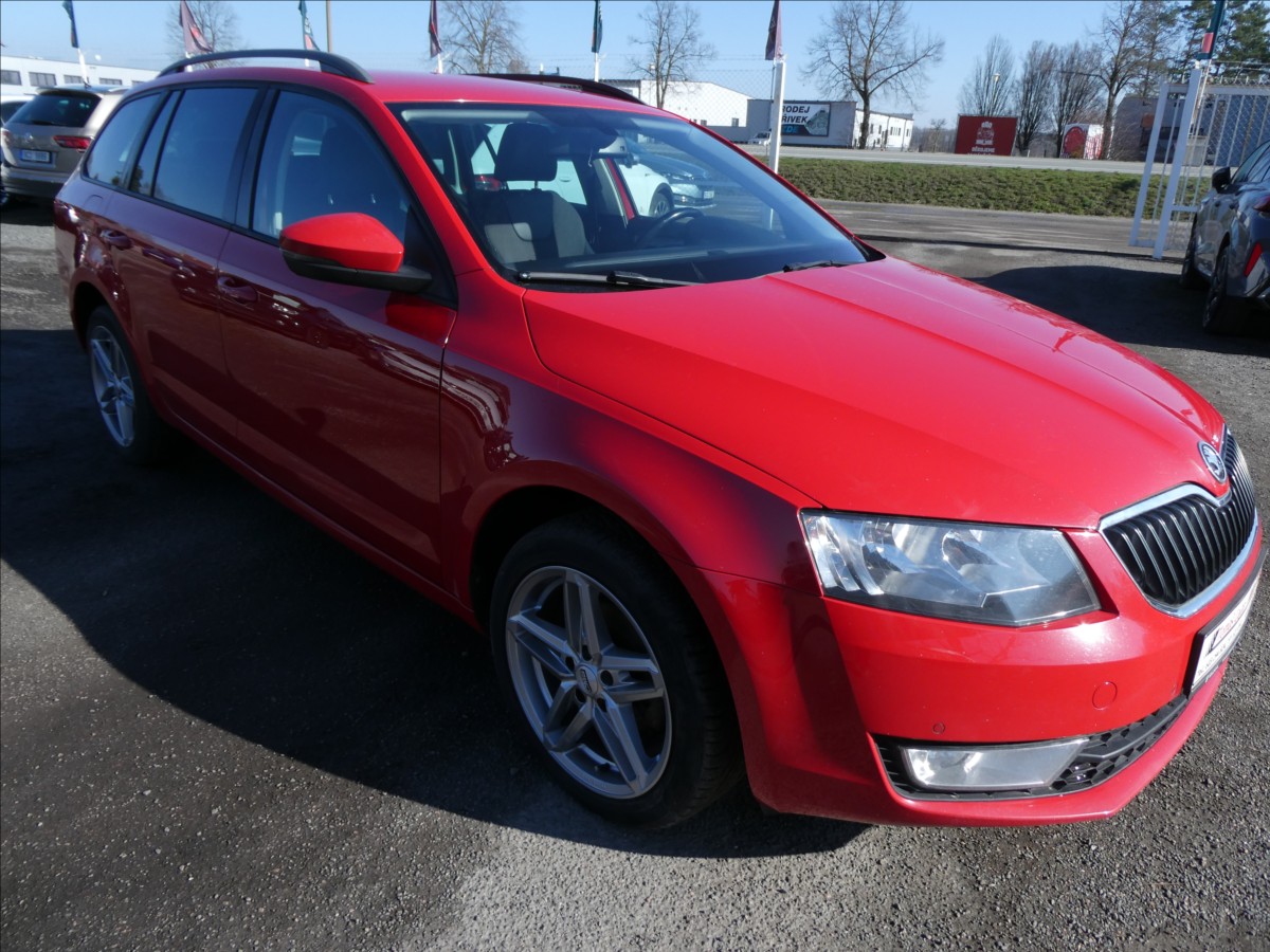 Škoda Octavia 1,6 TDi DSG Elegance,navi,závě