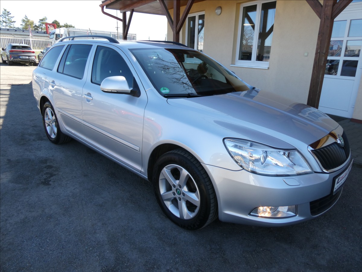 Škoda Octavia 1,4 TSi 90kW DSG,2xkola,1.maji