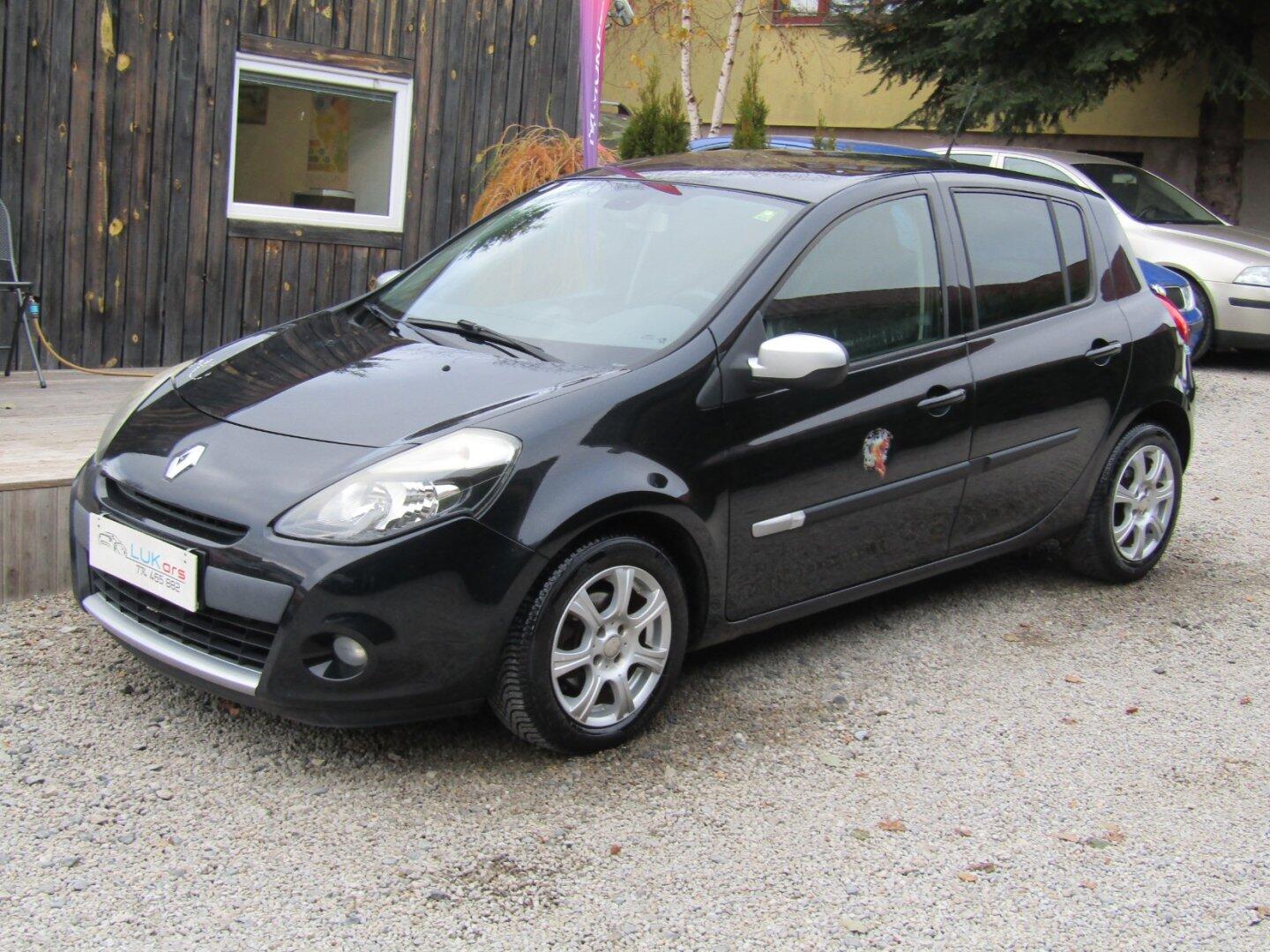 Renault Clio 1.2i 55kW ZIMNÍ PNEU