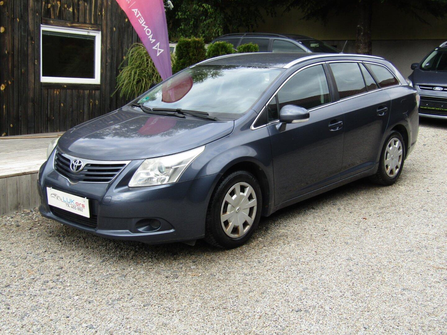 Toyota Avensis 1.6 16V 97kW ZIMNÍ PNEU