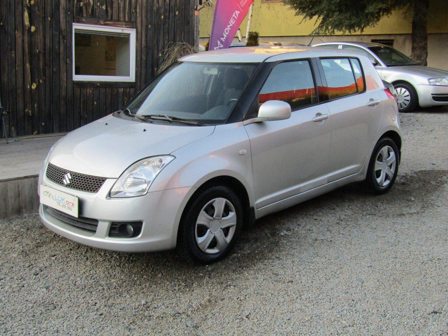 Suzuki Swift 1.3 16V 66kW 4X4 ZIMNÍ PNEU