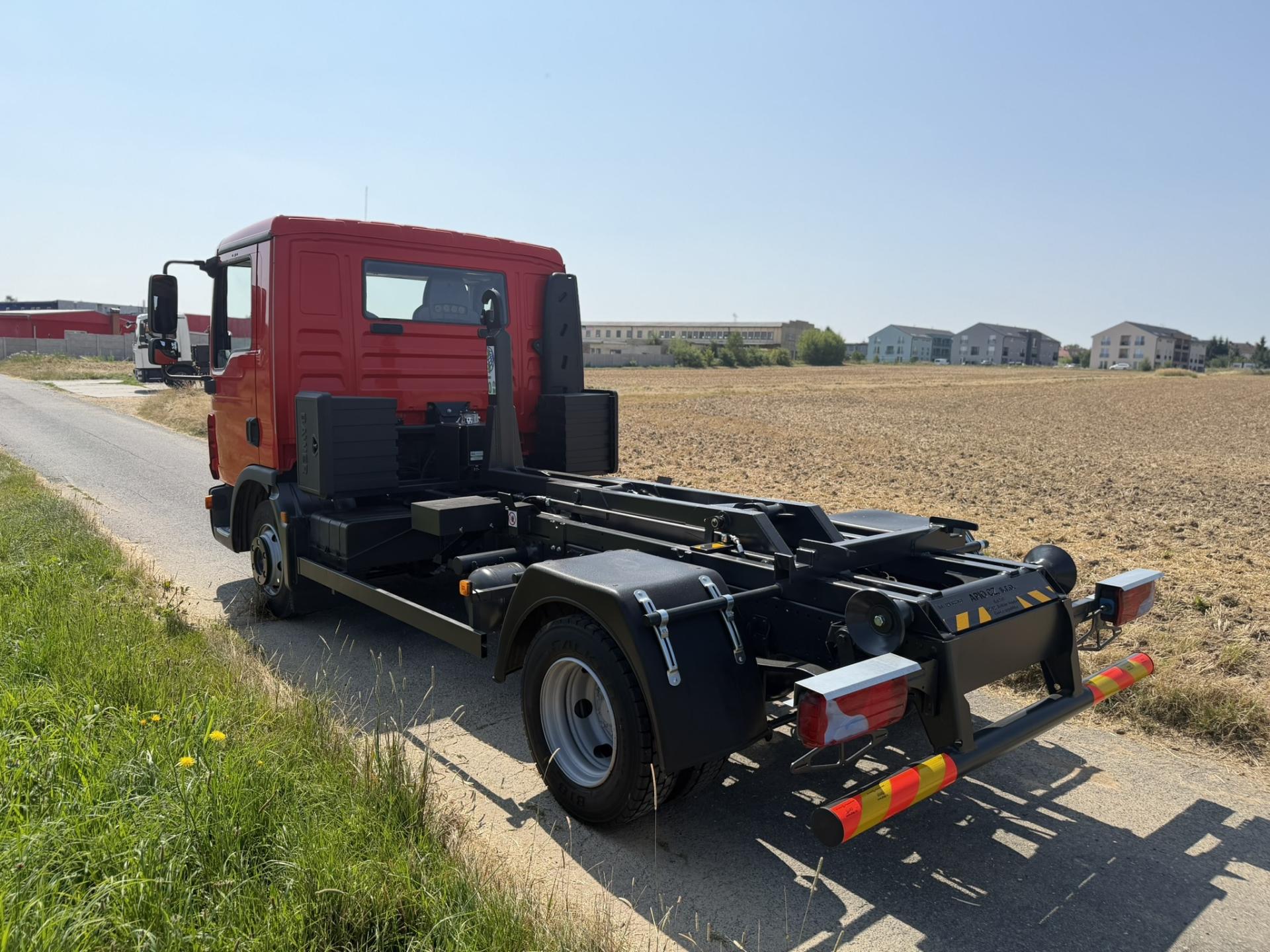 MAN TGL 12.180, Nosič kontejnerů 6 tun