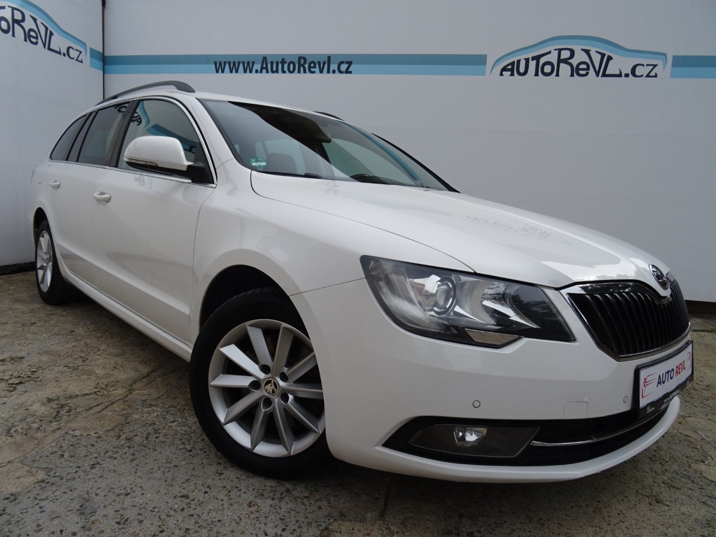 Škoda Superb 2.0TDi,103kW,1maj,S.kni,navi