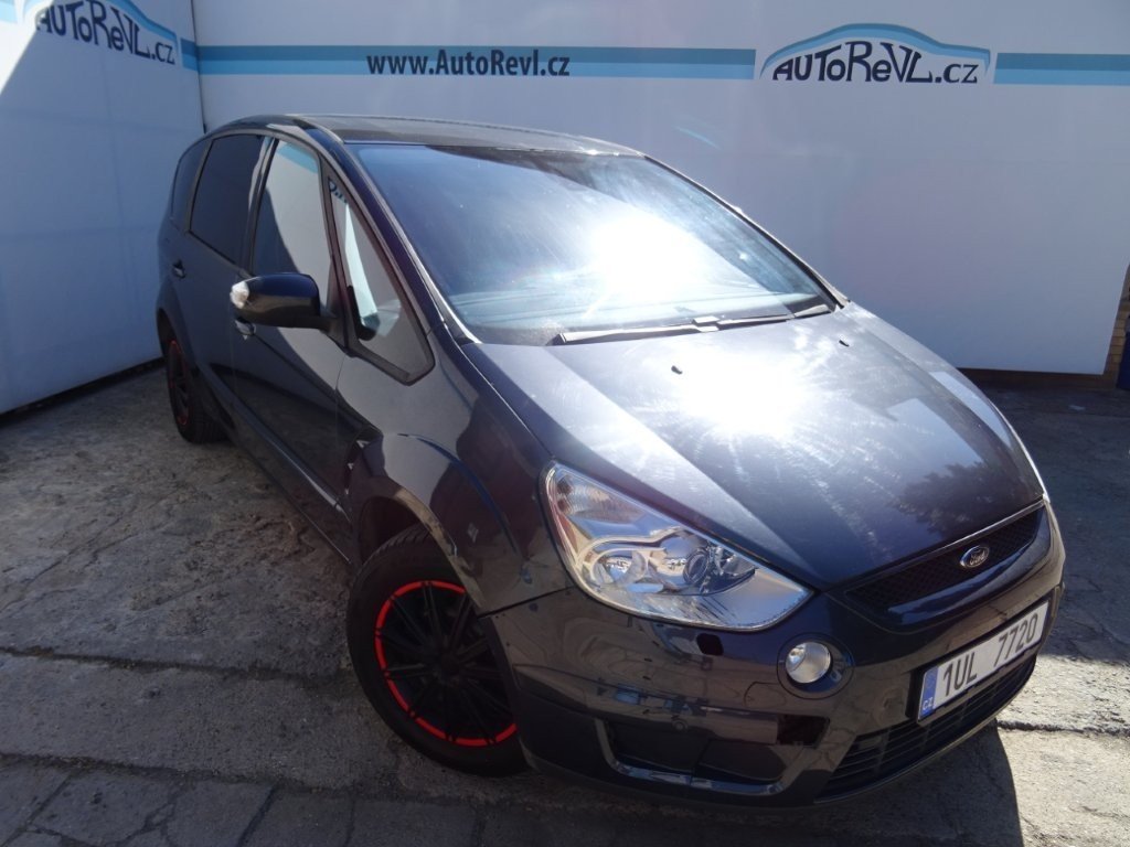 Ford S-MAX 2.0TDCi,103kW,navi,7míst,tažne