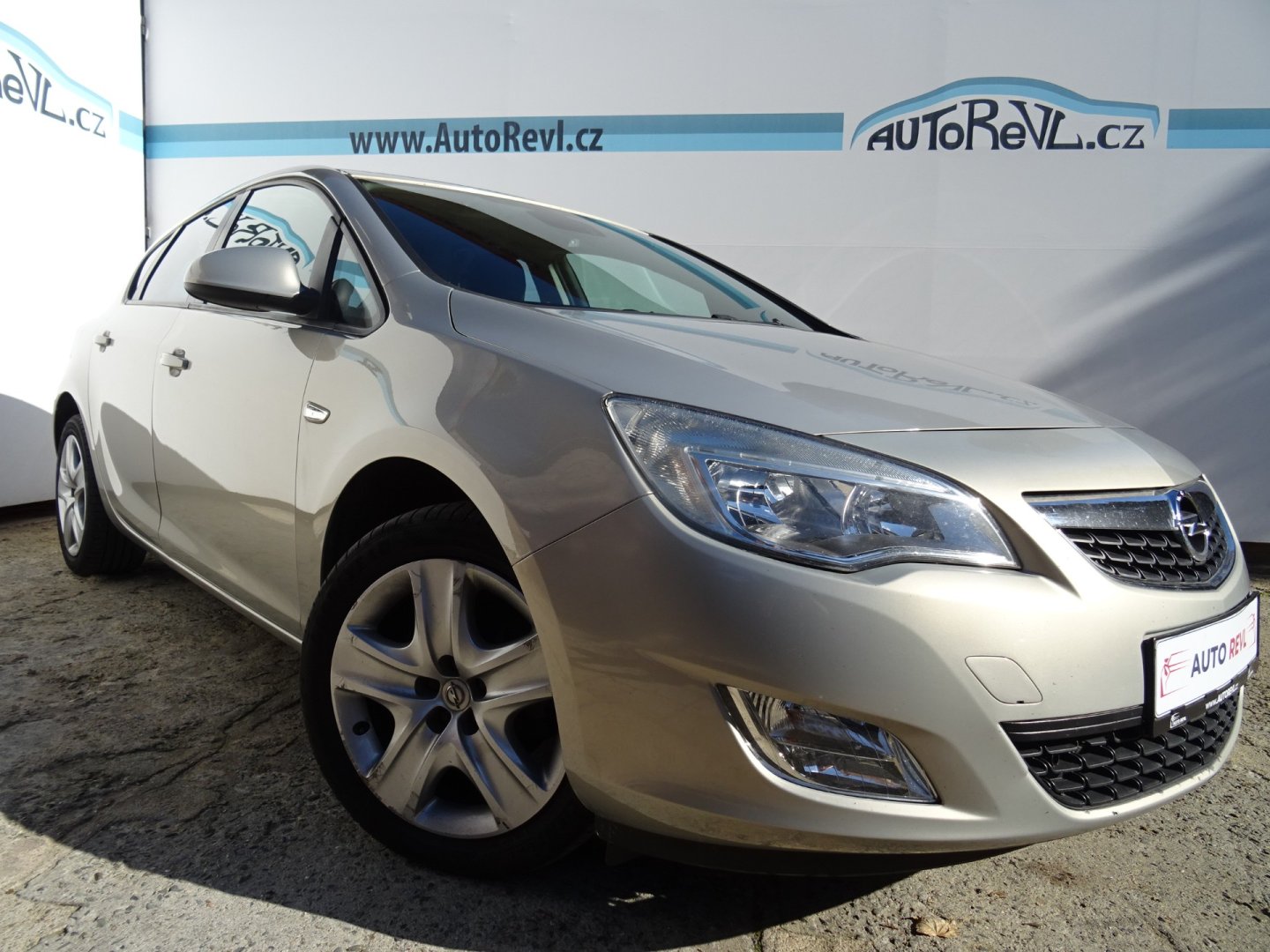 Opel Astra 1.4i,74kW,1majČR,S.kni,aut.kli