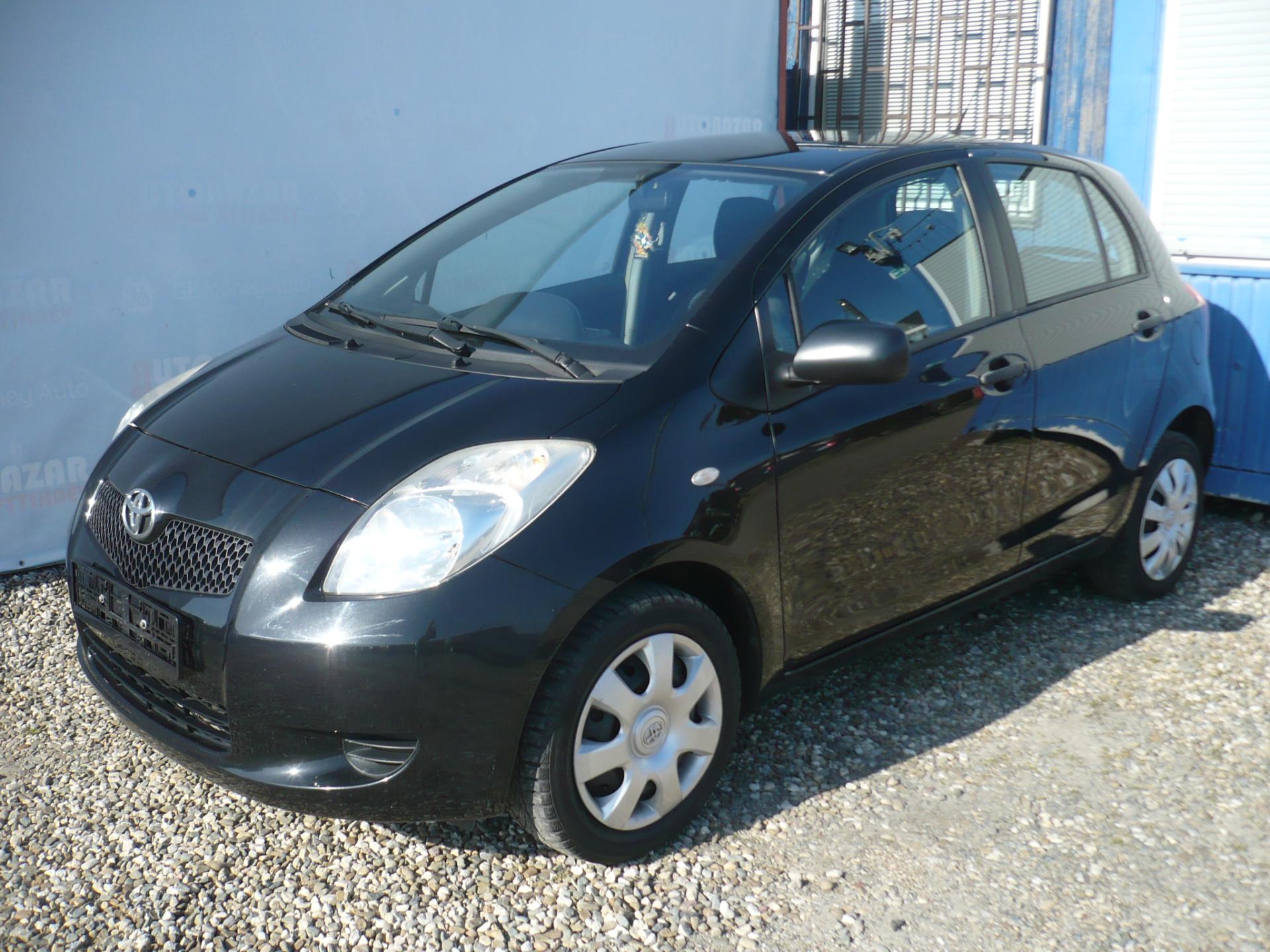 Toyota Yaris 1.0i 51Kw Klimatizace