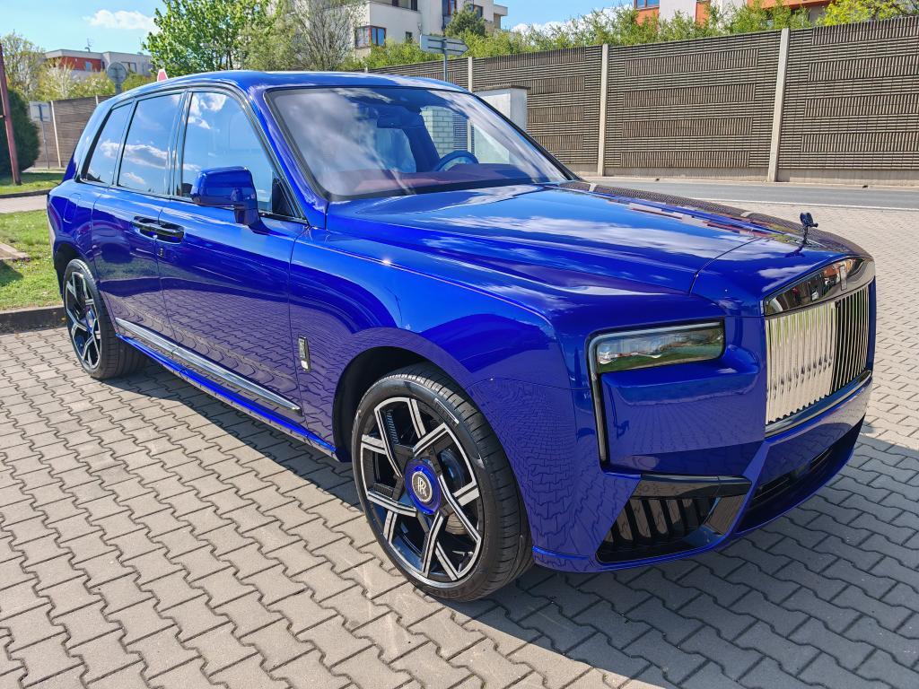 Rolls-Royce Cullinan Black Badge, CZ, Nový vůz