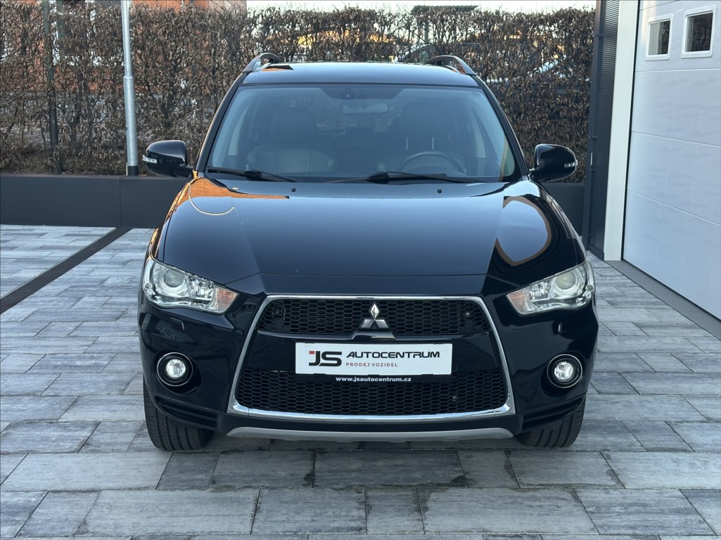 Mitsubishi Outlander 2,2 DI-D 177PS Instyle-7 4x4