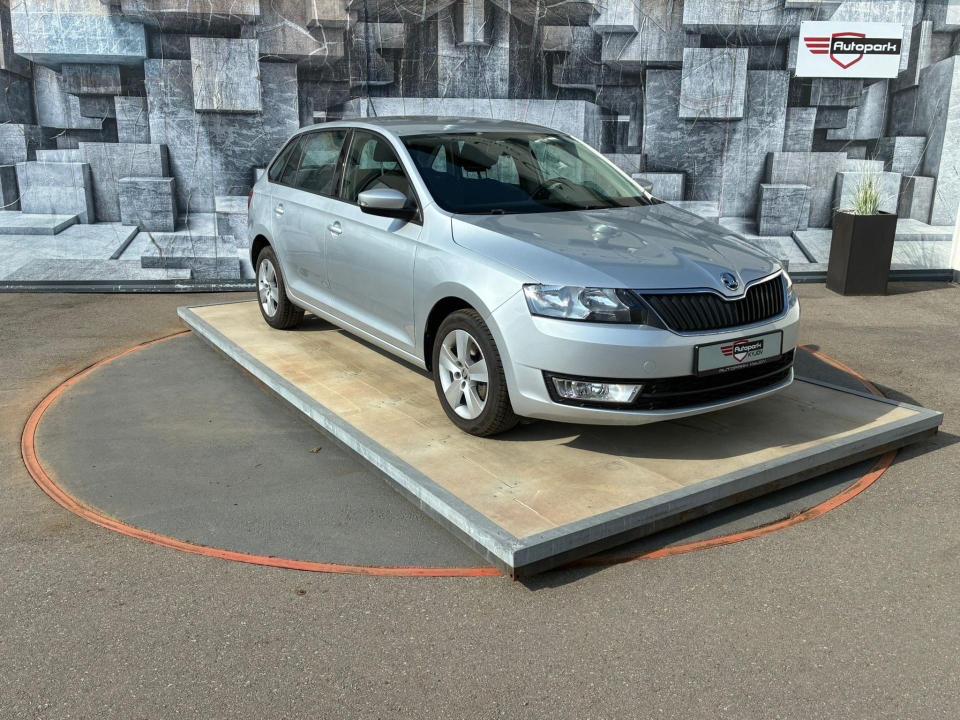 Škoda Rapid 1.2TSi, 81KW, VYHŘ. SEDADLA.