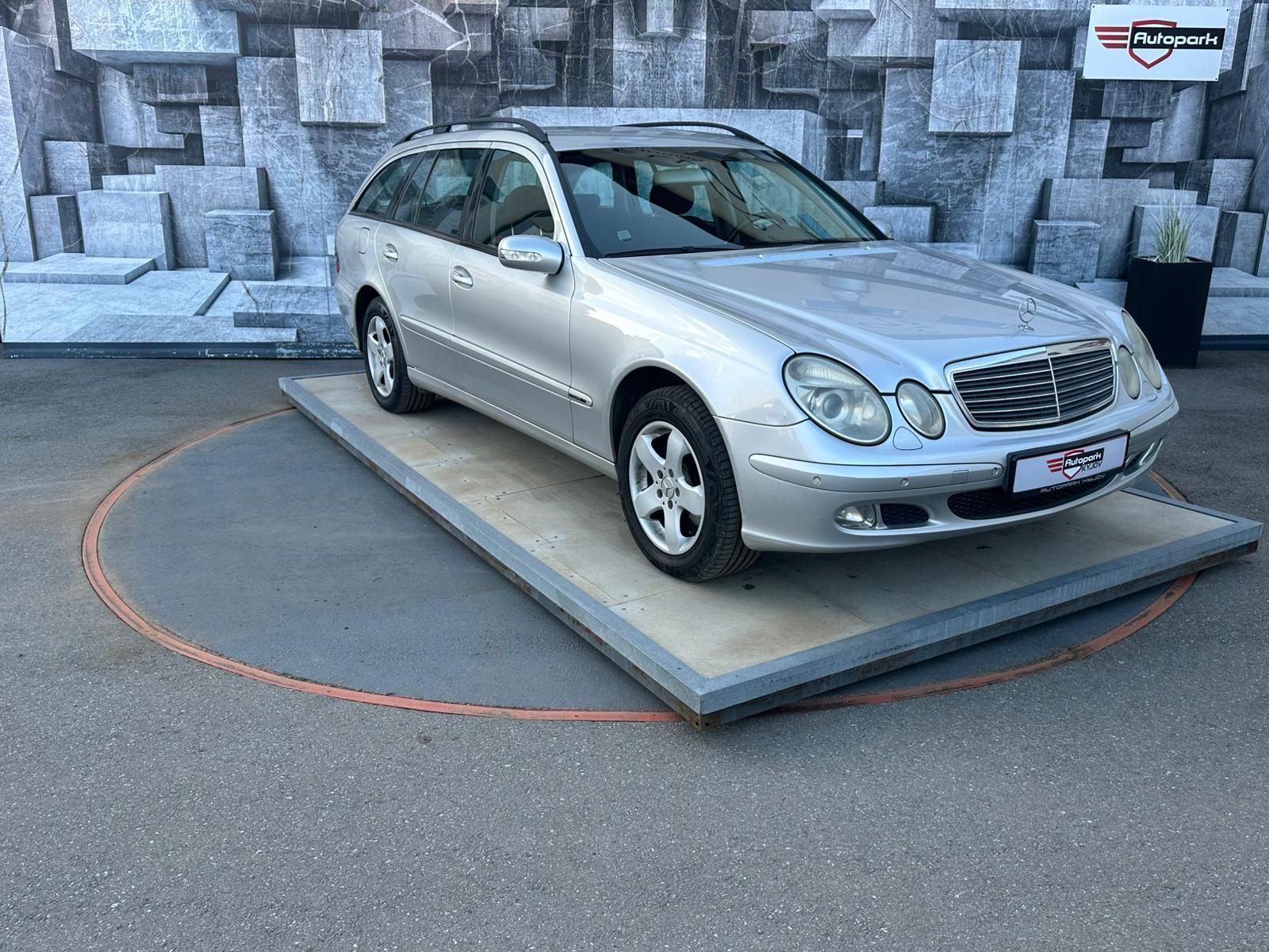Mercedes-Benz Třídy E 320CDi, 150KW