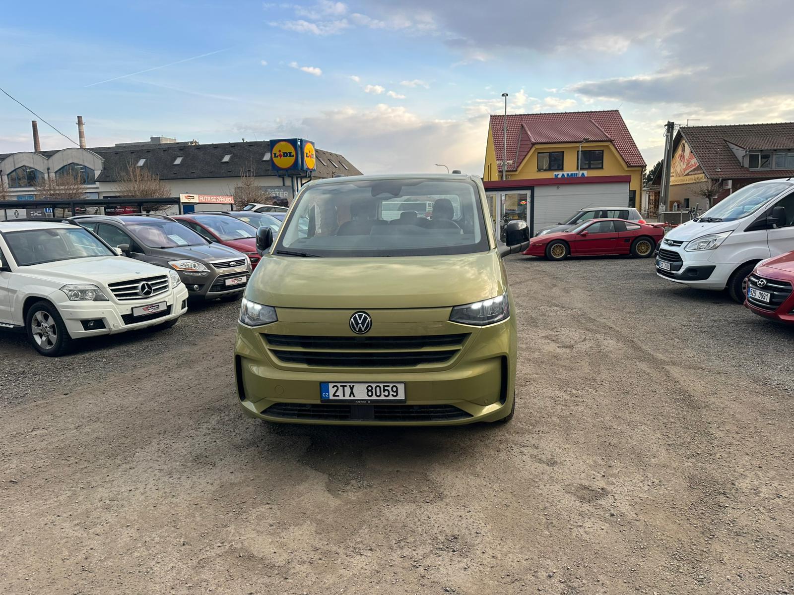 Volkswagen Caravelle 2.0TDi, 110KW, DPH