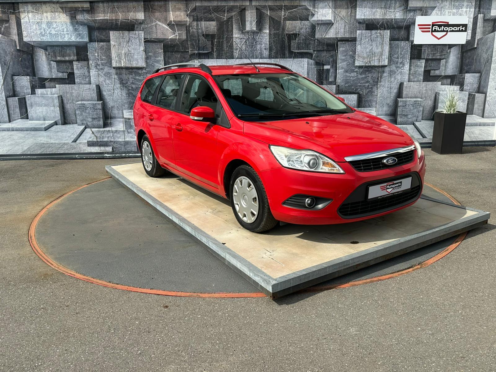 Ford Focus 1.6TDCi, 66KW, VYHŘ. SEDADLA