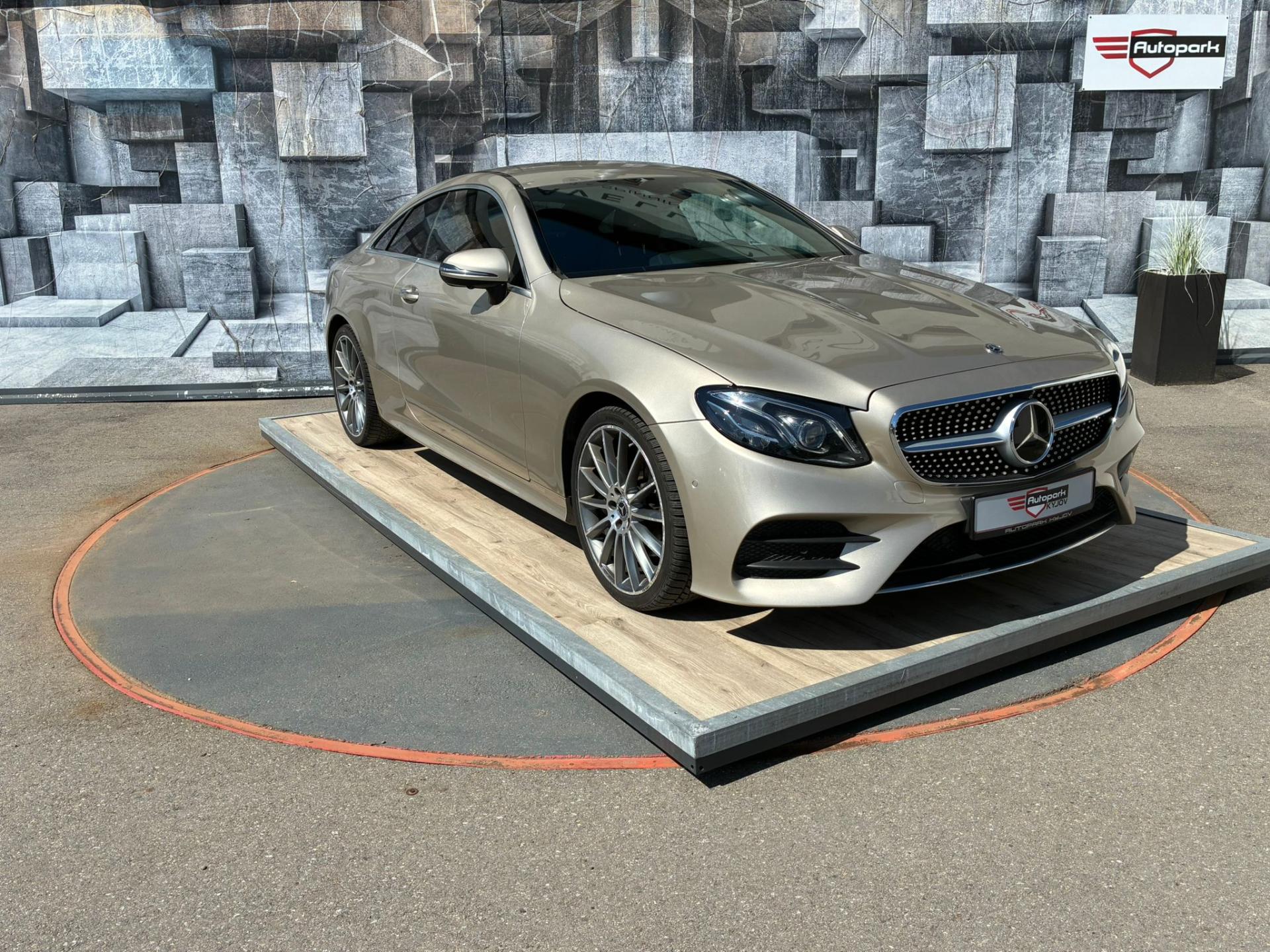 Mercedes-Benz Třídy E 220D, 143KW, VZDUCH, ACC,
