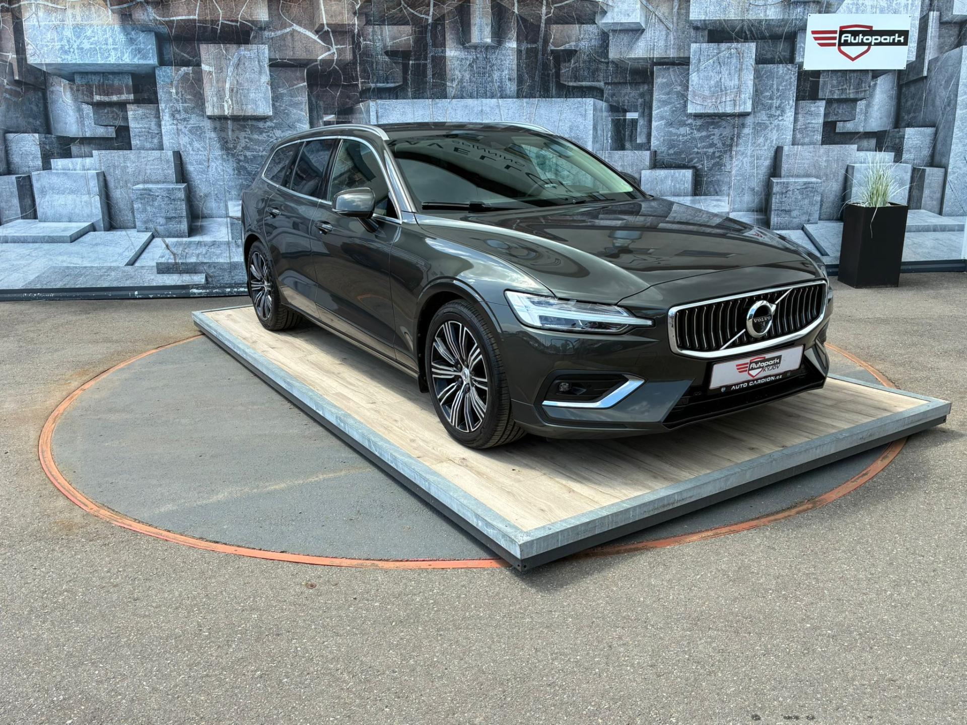 Volvo V60 2.0D,140KW,BLIS,ACC,MATRIX,DPH