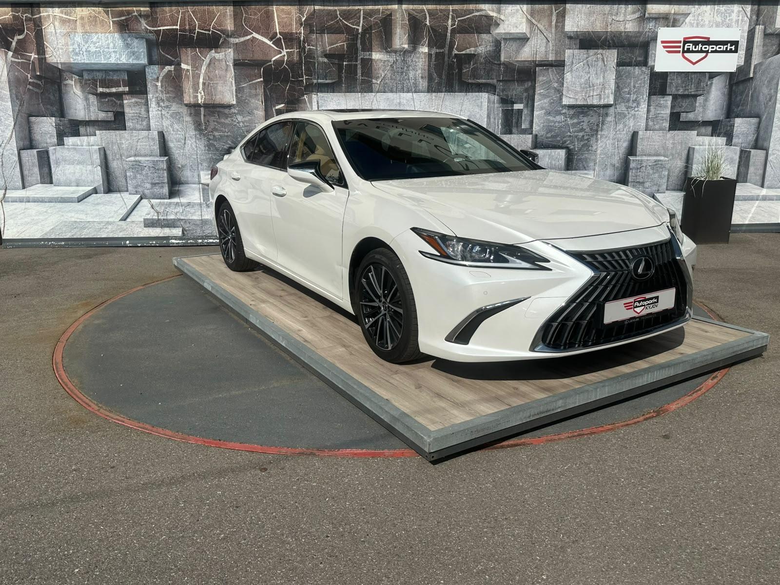 Lexus ES 300h 2.5HEV, 131KW