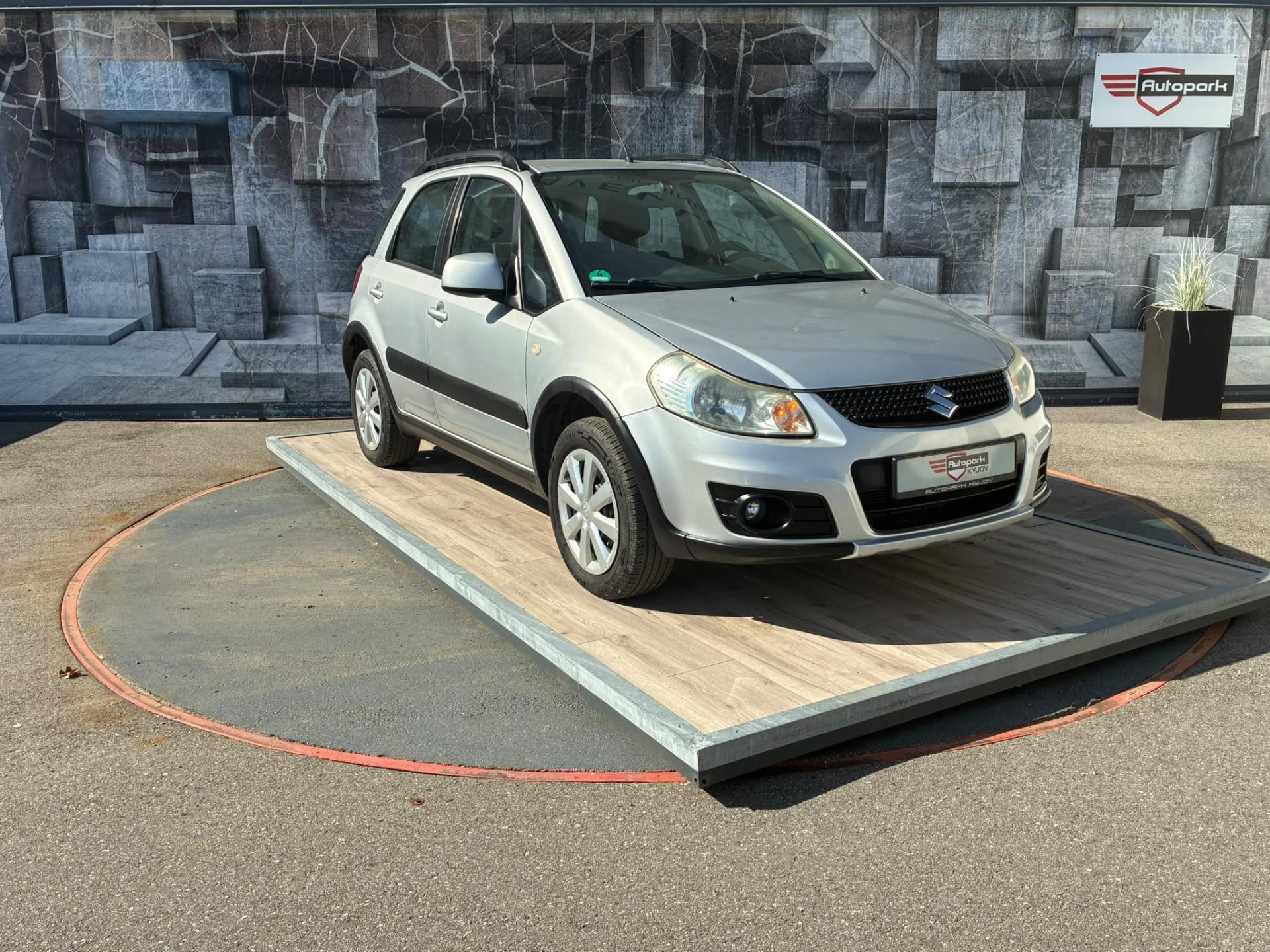 Suzuki SX4 1.6i, 88KW, VYHŘ. SEDADLA, 4X4