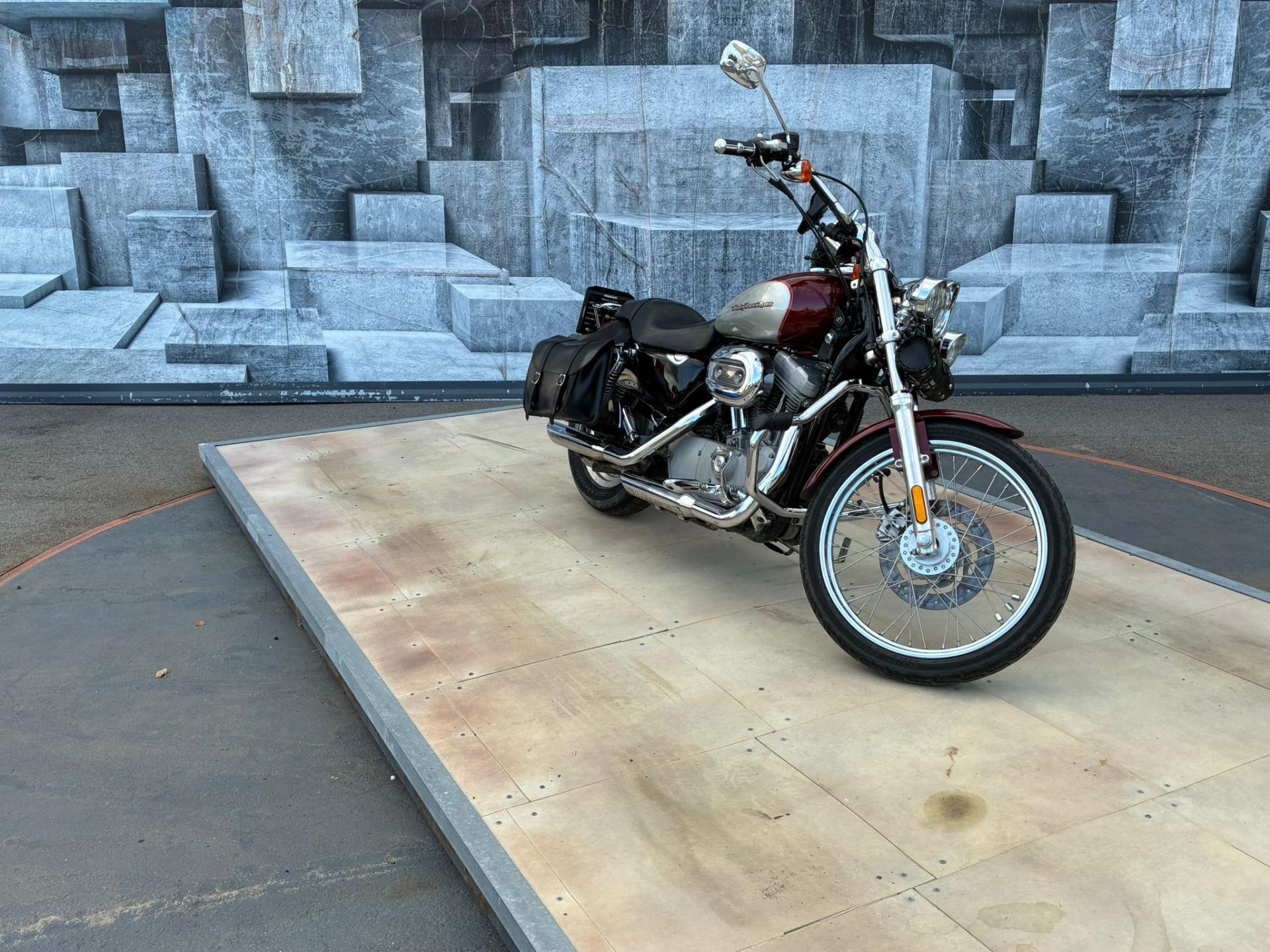 Harley-Davidson Sportster 883 Custom