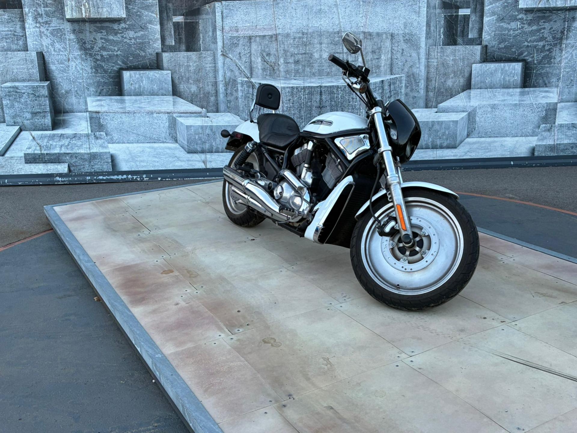Harley-Davidson V-ROD