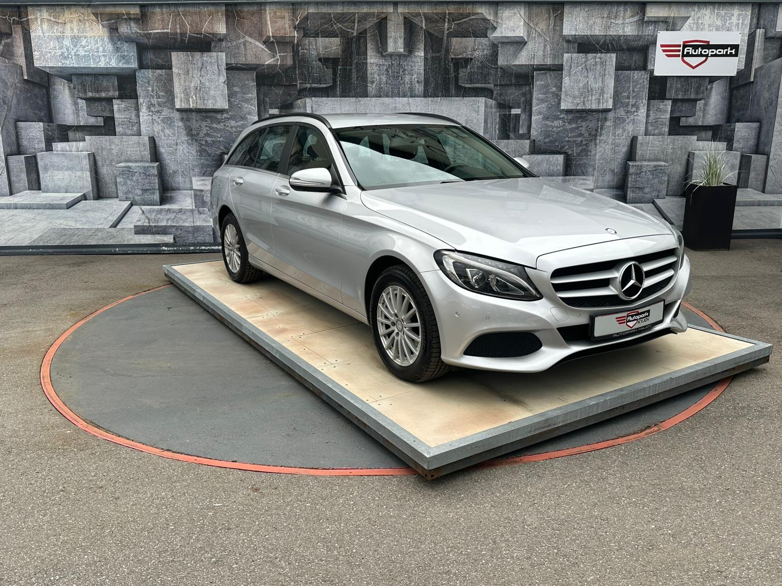 Mercedes-Benz Třídy C 220CDI, 125KW, BLUETEC