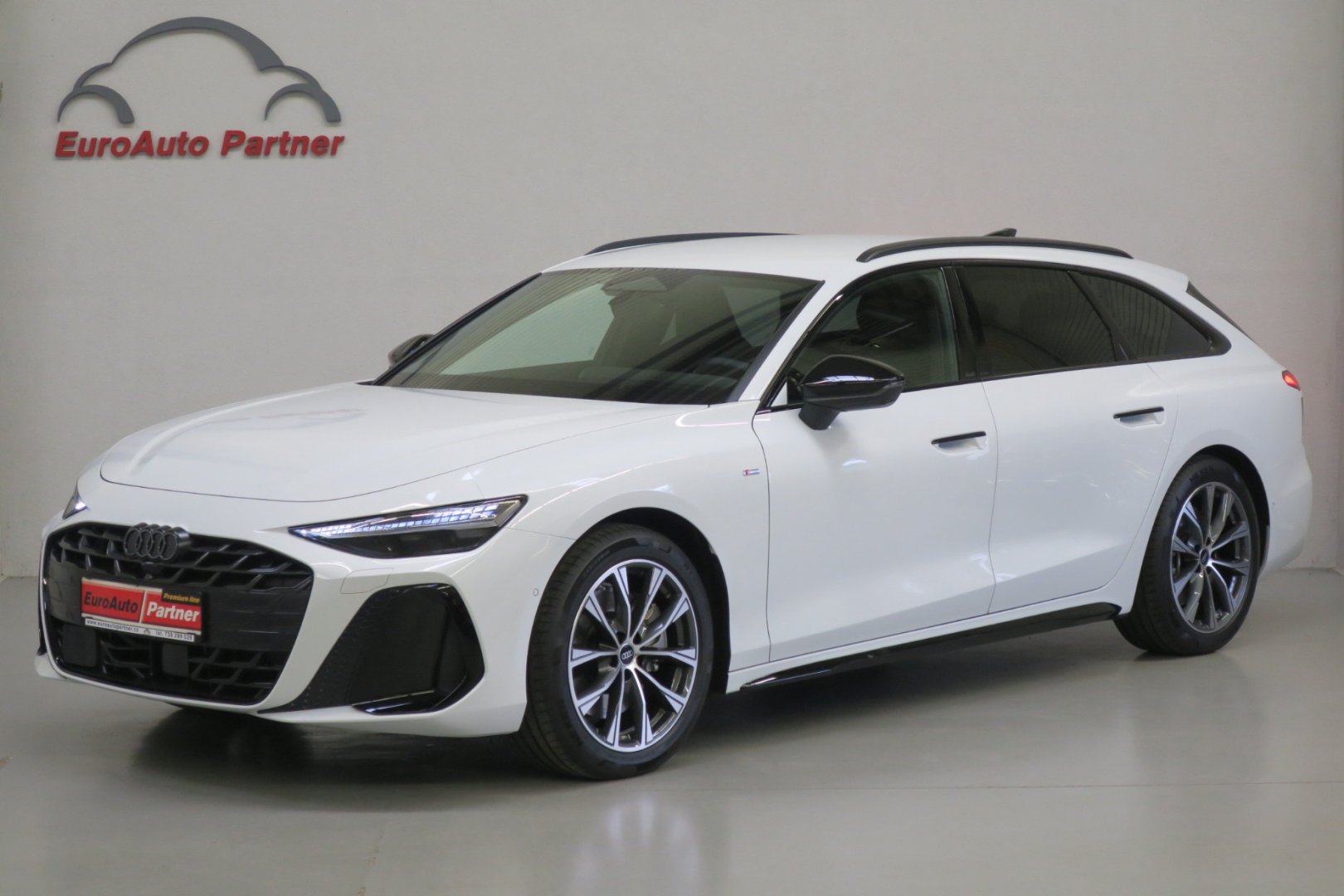 Audi A6 Avant TDI quattro S line NOVÝ