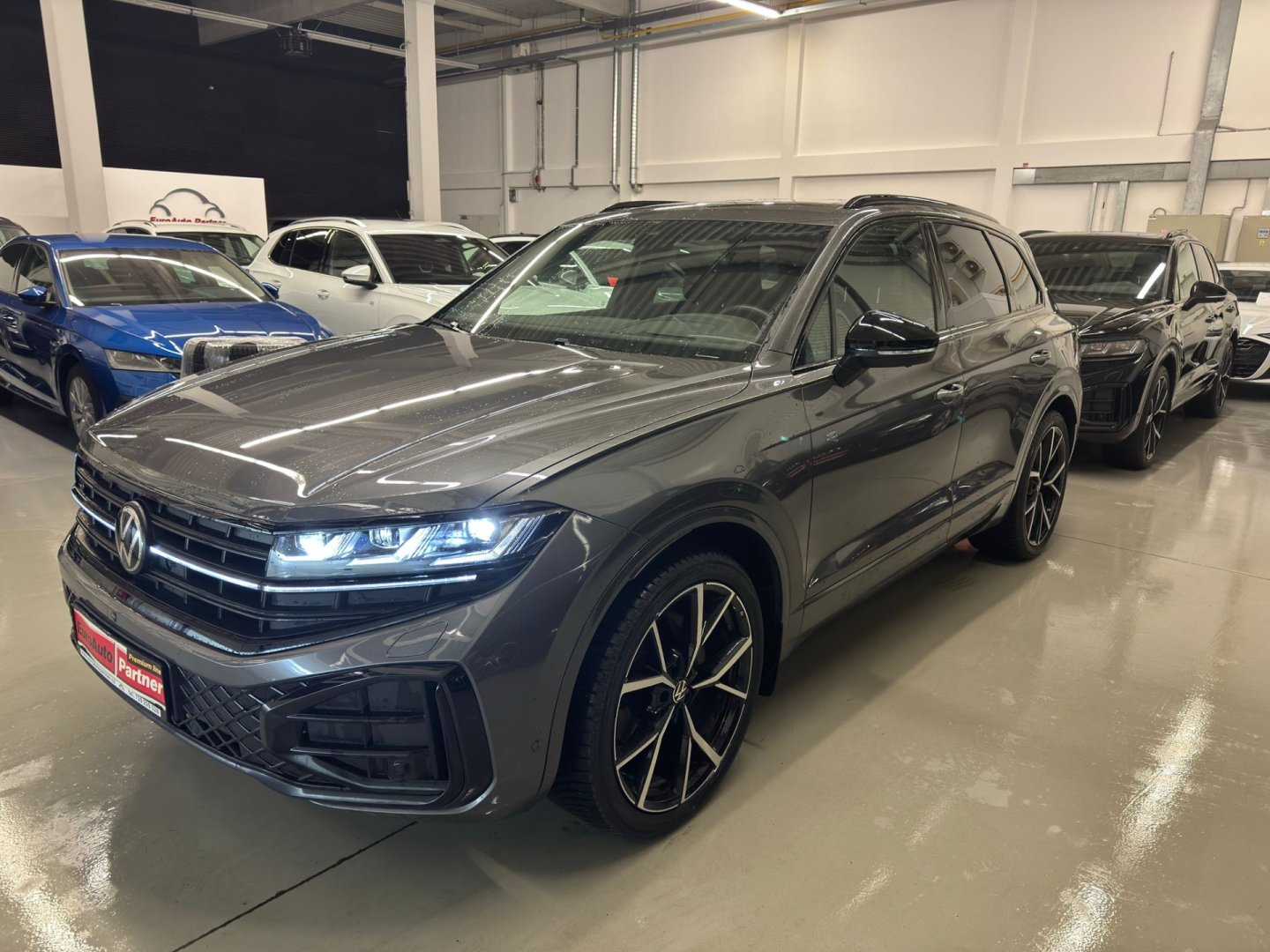 Volkswagen Touareg REZERVACE R-LINE 3,0TDI 210kW