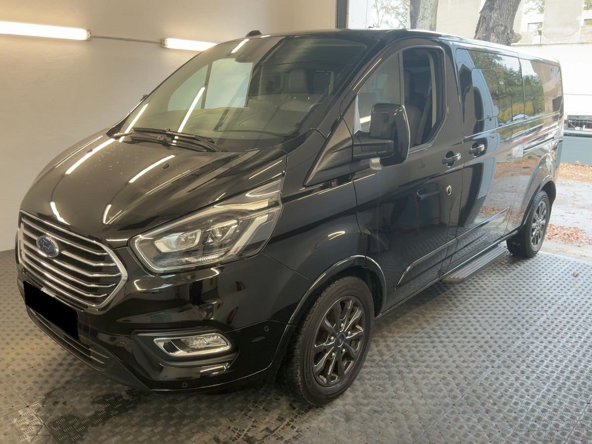 Ford Tourneo Custom 2.0 TDCi 320 L2 Titanium 8Míst
