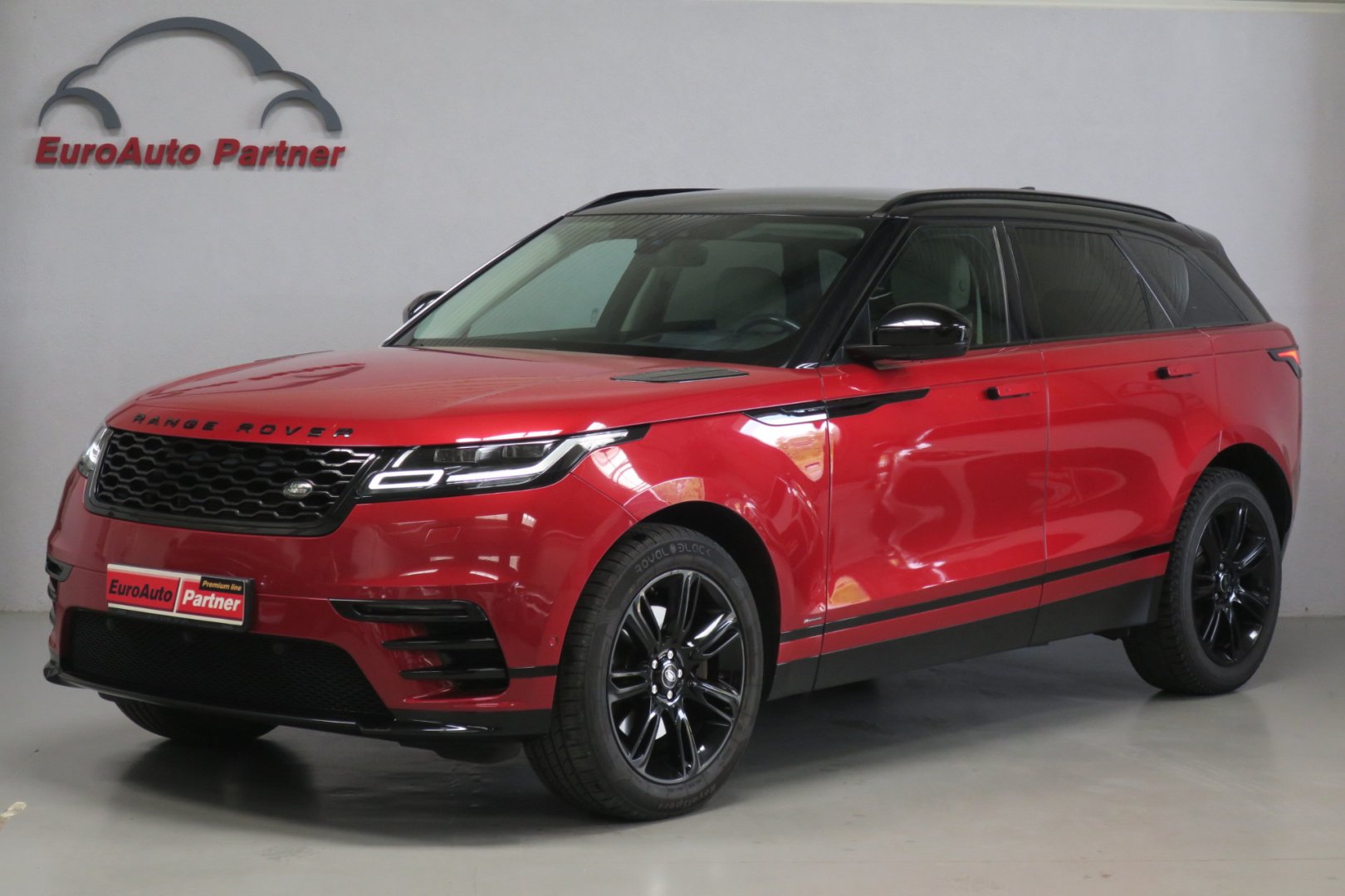 Land Rover Range Rover Velar D300 R-Dynamic SE, ČR, 1. maj.