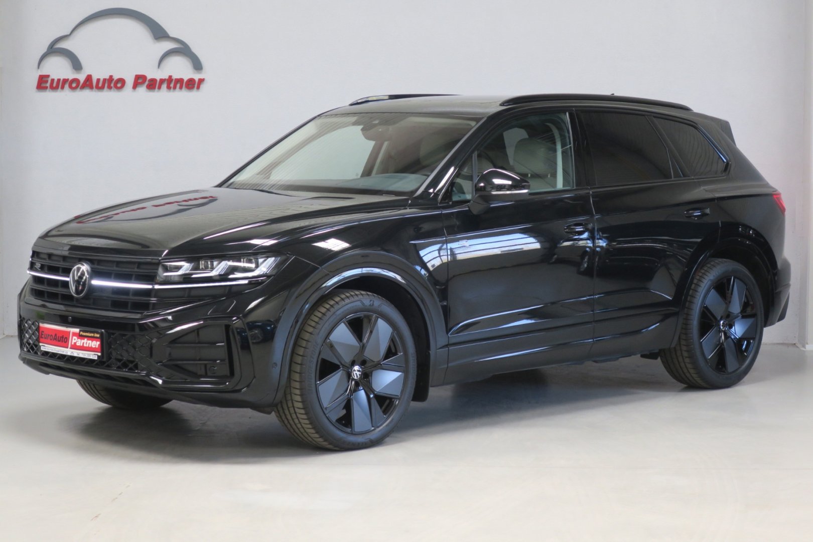 Volkswagen Touareg R-LINE 3,0TDI 210kW TOP VÝBAVA