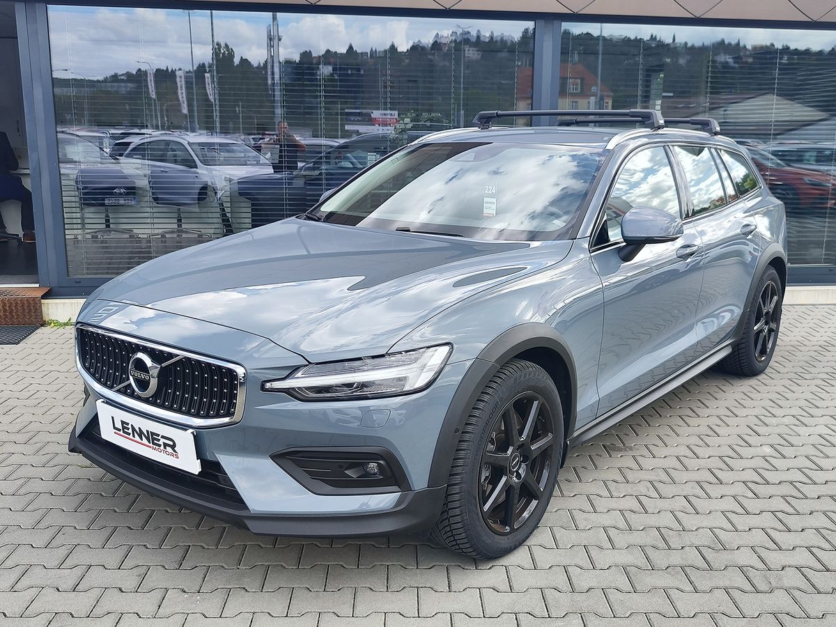 Volvo V60 B4 2.0/145kW 1.majitel 4x4