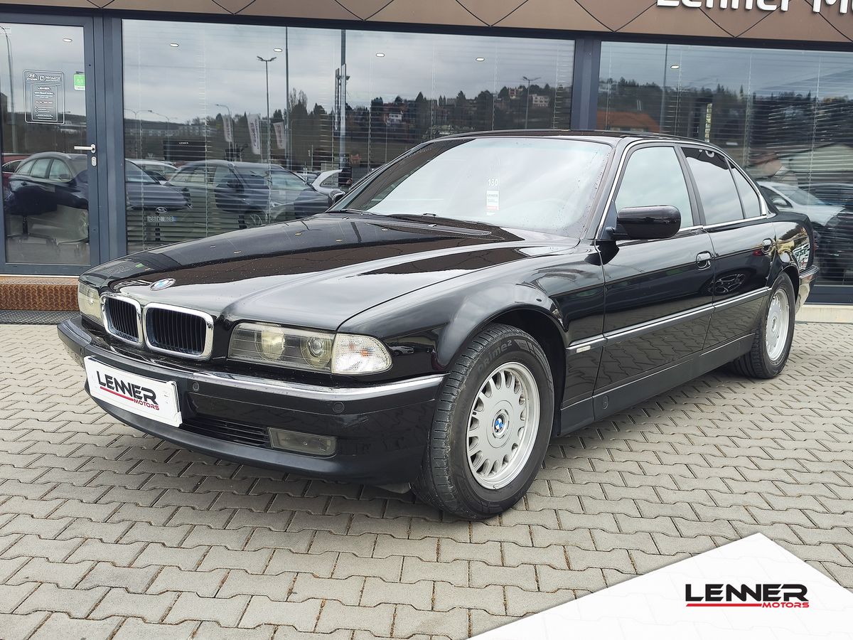 BMW Řada 7 728i/142kW E38 AT