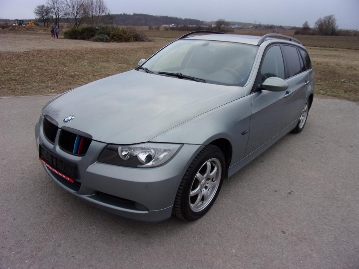 BMW Řada 3 320i digiklima+alu+Navi