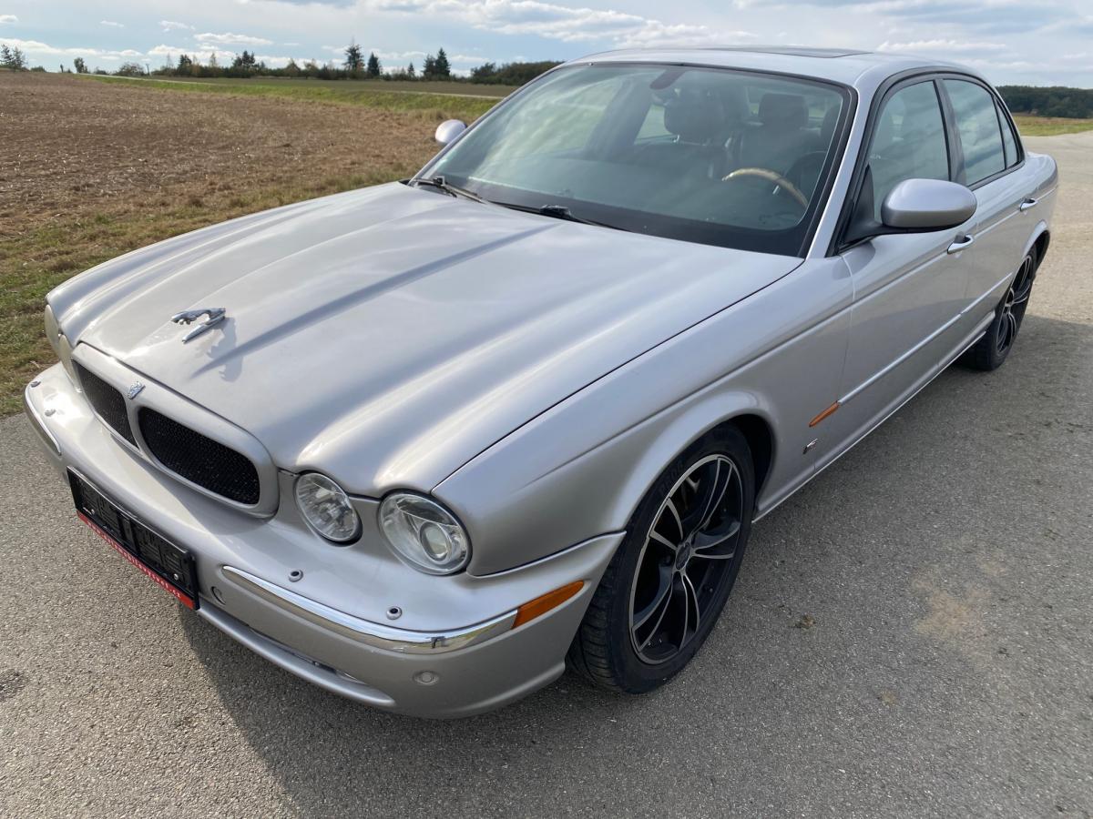 Jaguar XJR 4.2 V8 291kw Automat+Serviska