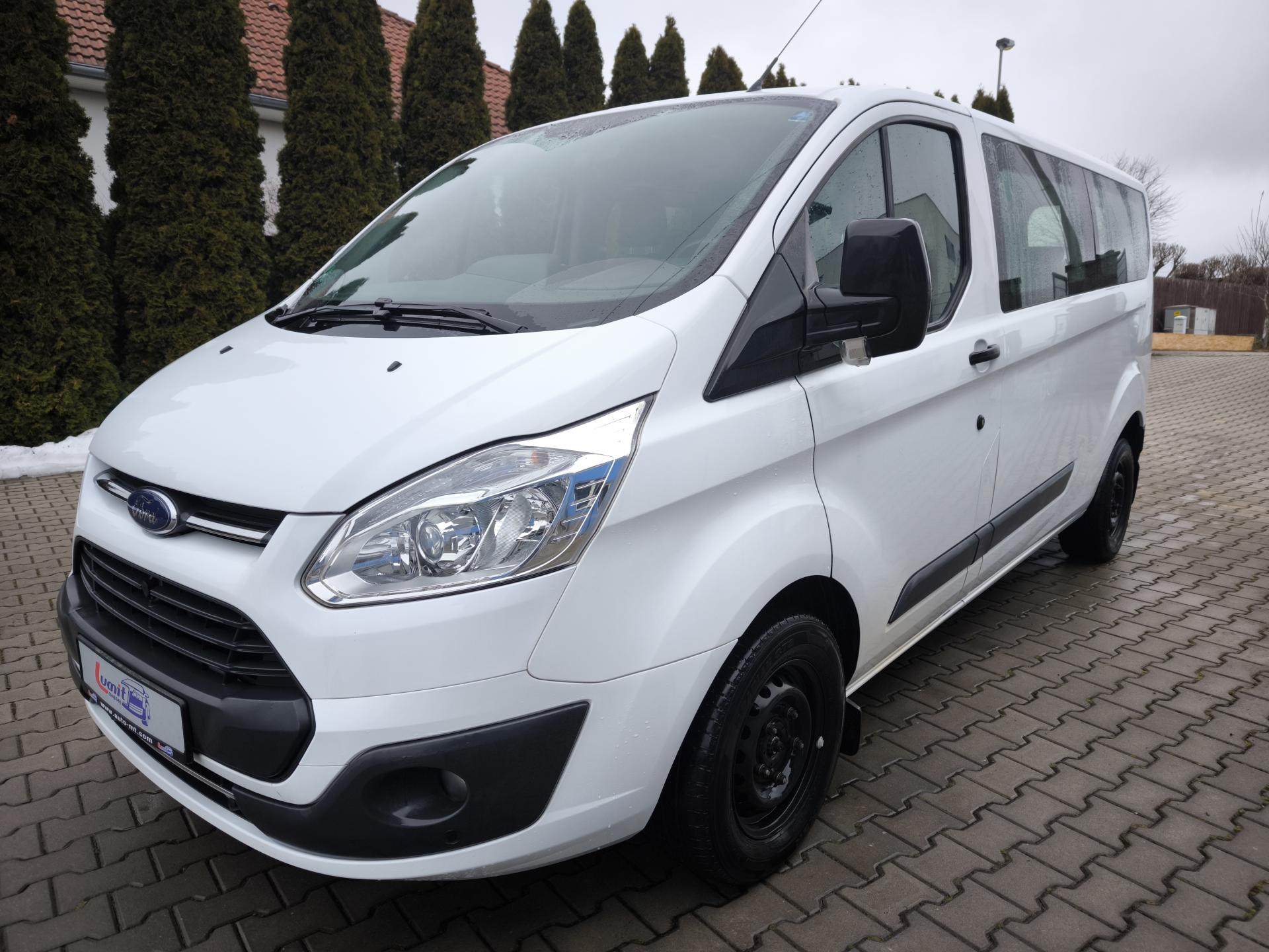 Ford Transit Custom 2.0 TDCi L2H1 9 míst