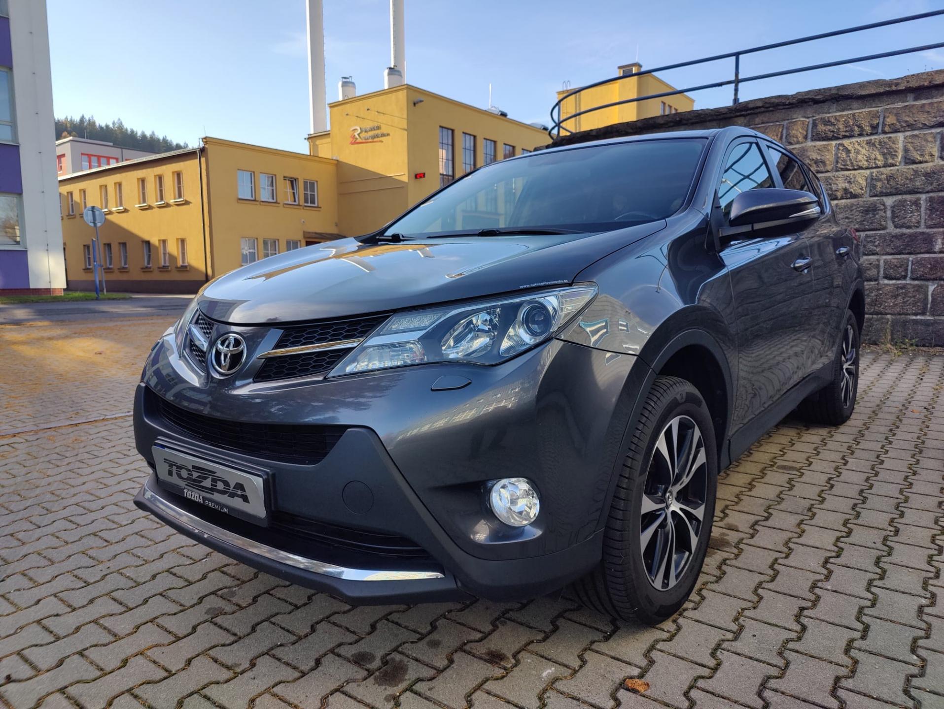 Toyota RAV4 2,2 D-4D 4WD / automat / pneu