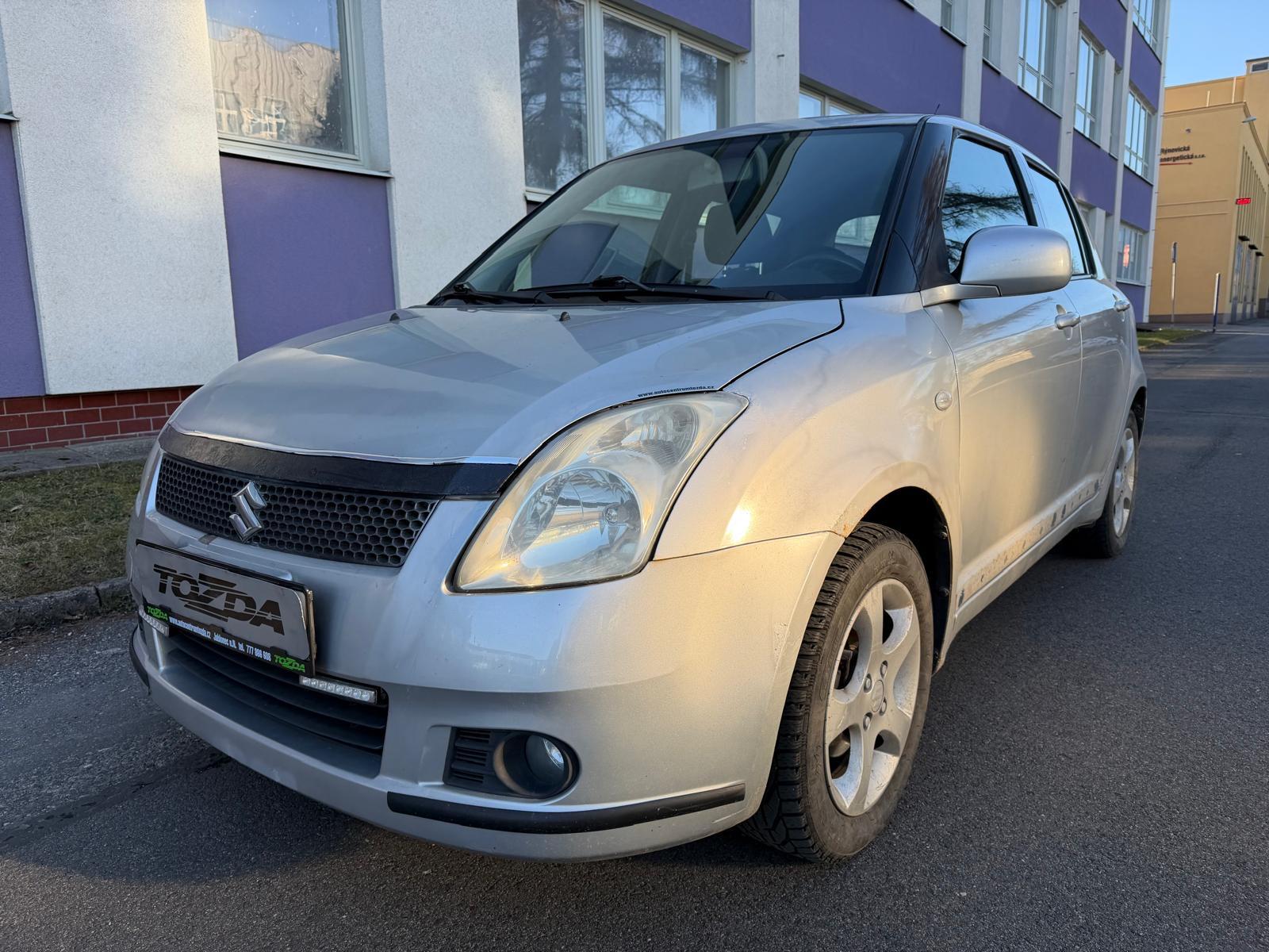 Suzuki Swift 1,3 16V 4x4 / sada pneu /