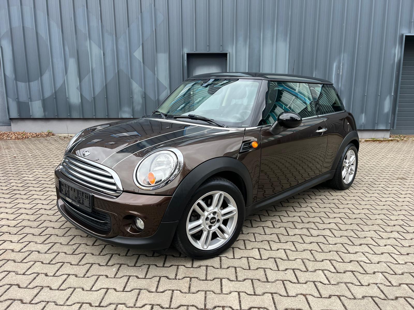 Mini Cooper 1,6 i /90 kW / Brown /