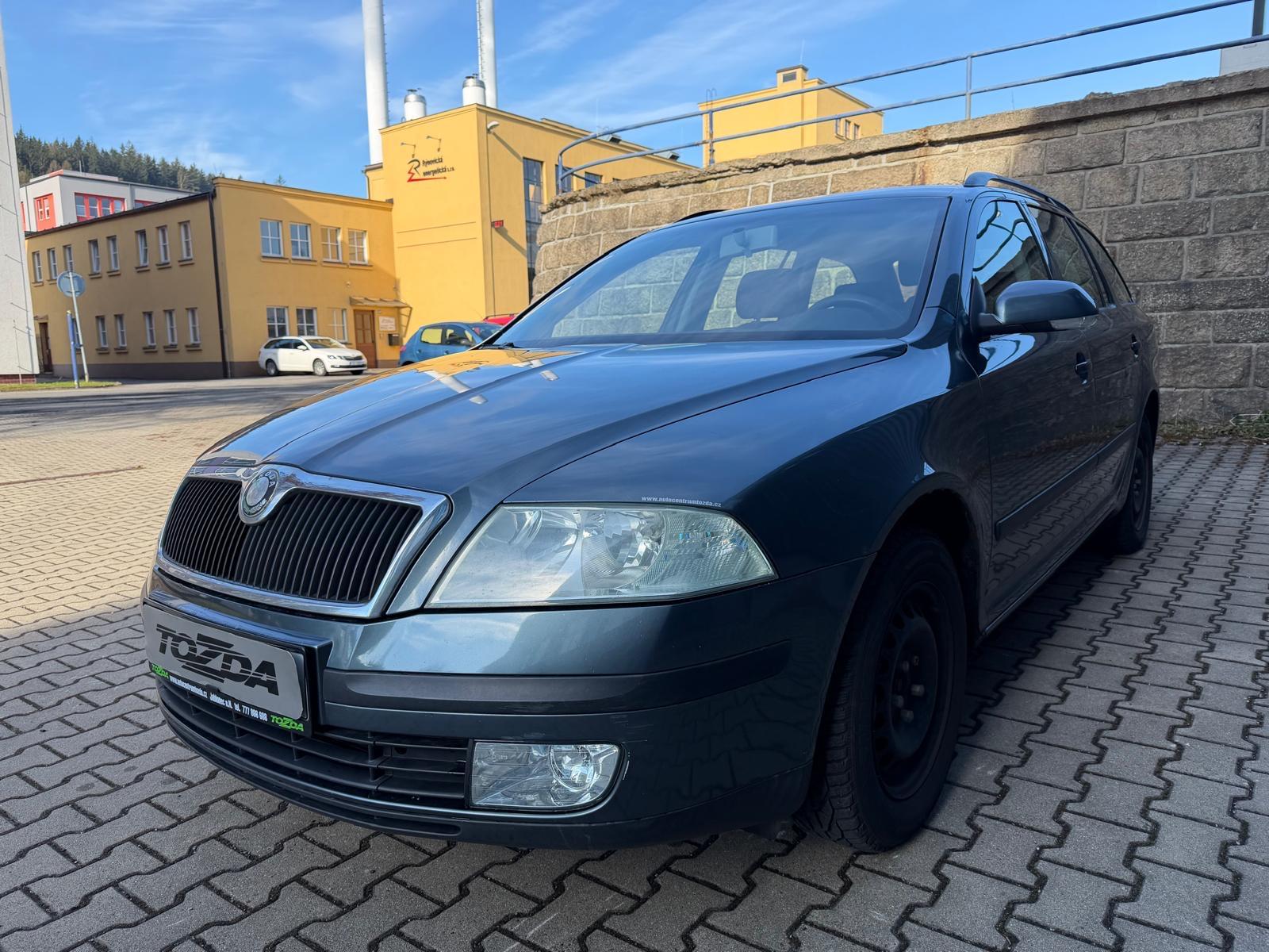 Škoda Octavia 1,6 FSi Combi + sada pneu
