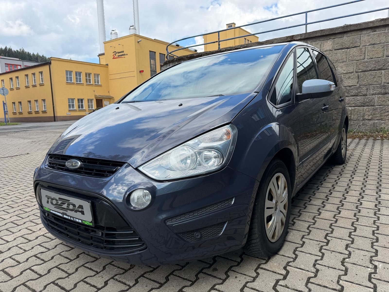 Ford S-MAX 2,0 TDCi 7- místný/ pneu /
