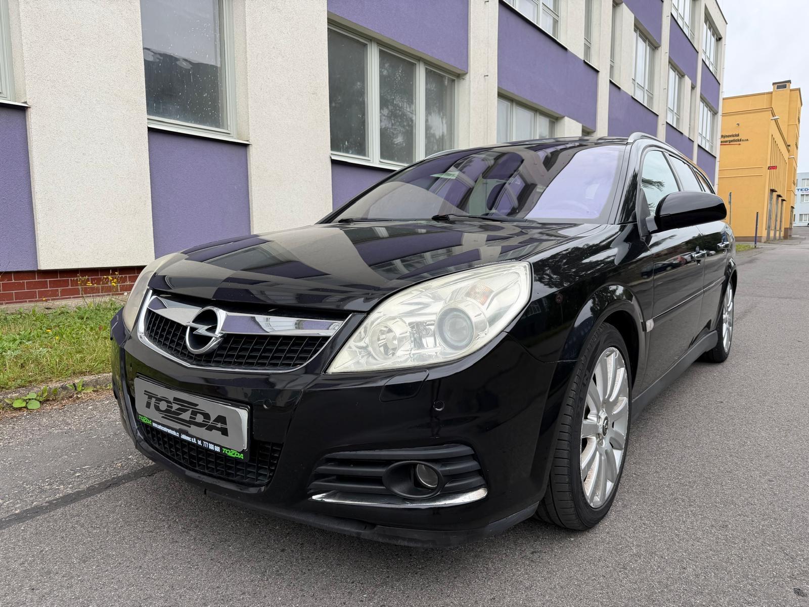Opel Vectra 1,9 CDTi SW + sada pneumatik