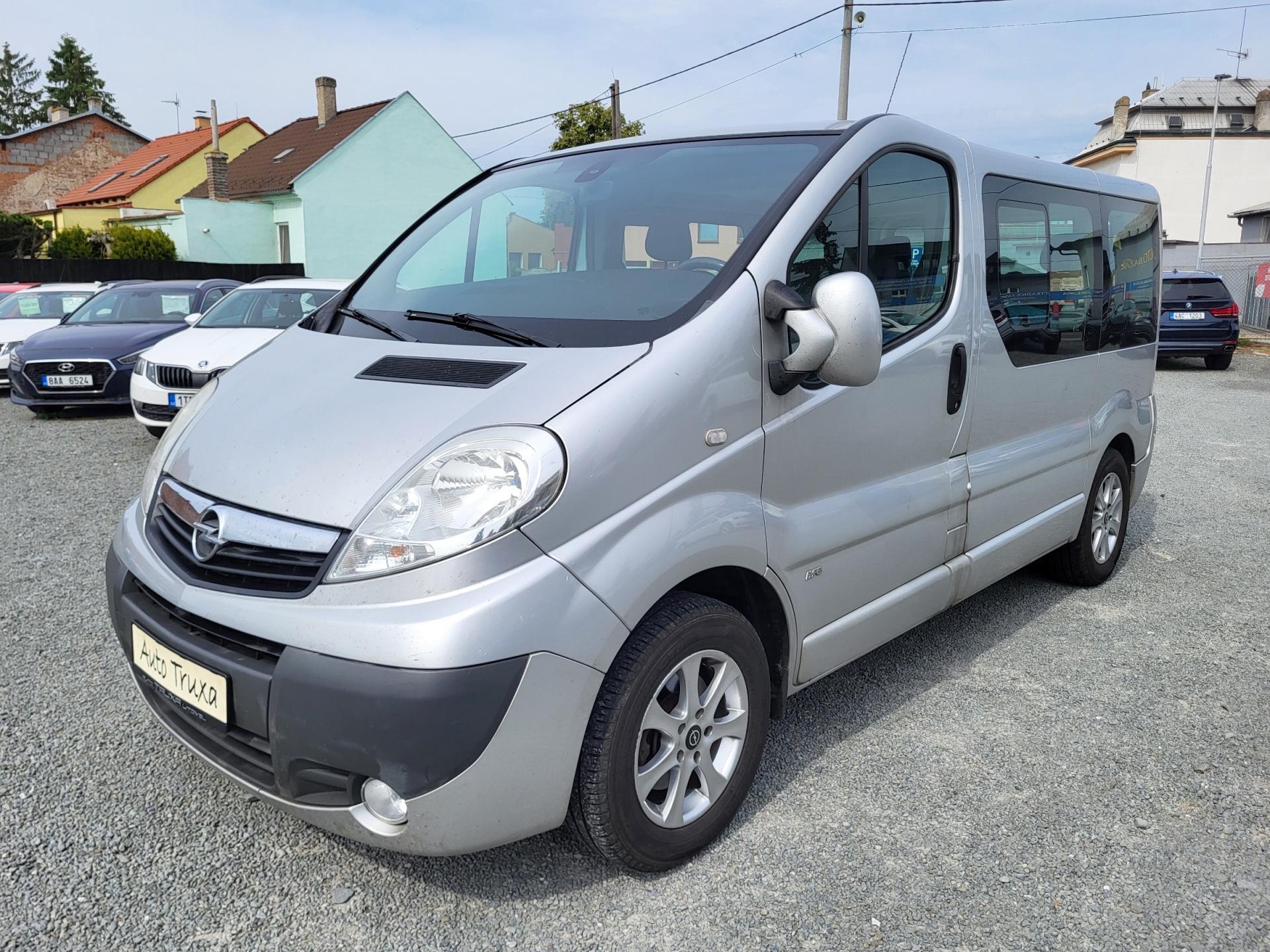 Opel Vivaro 2.5 CDTi 107kW 8míst WESTFALIA