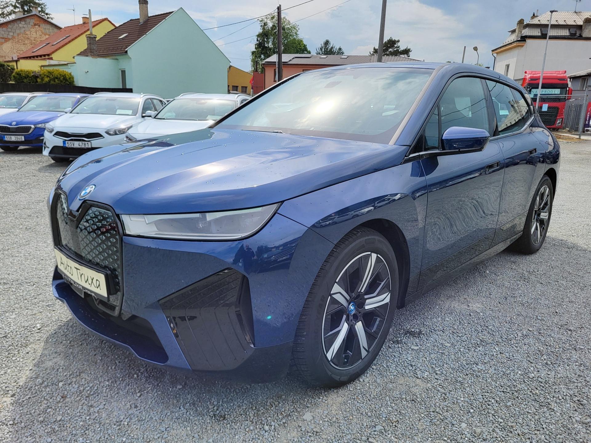 BMW iX xDrive40 240kW *ČR