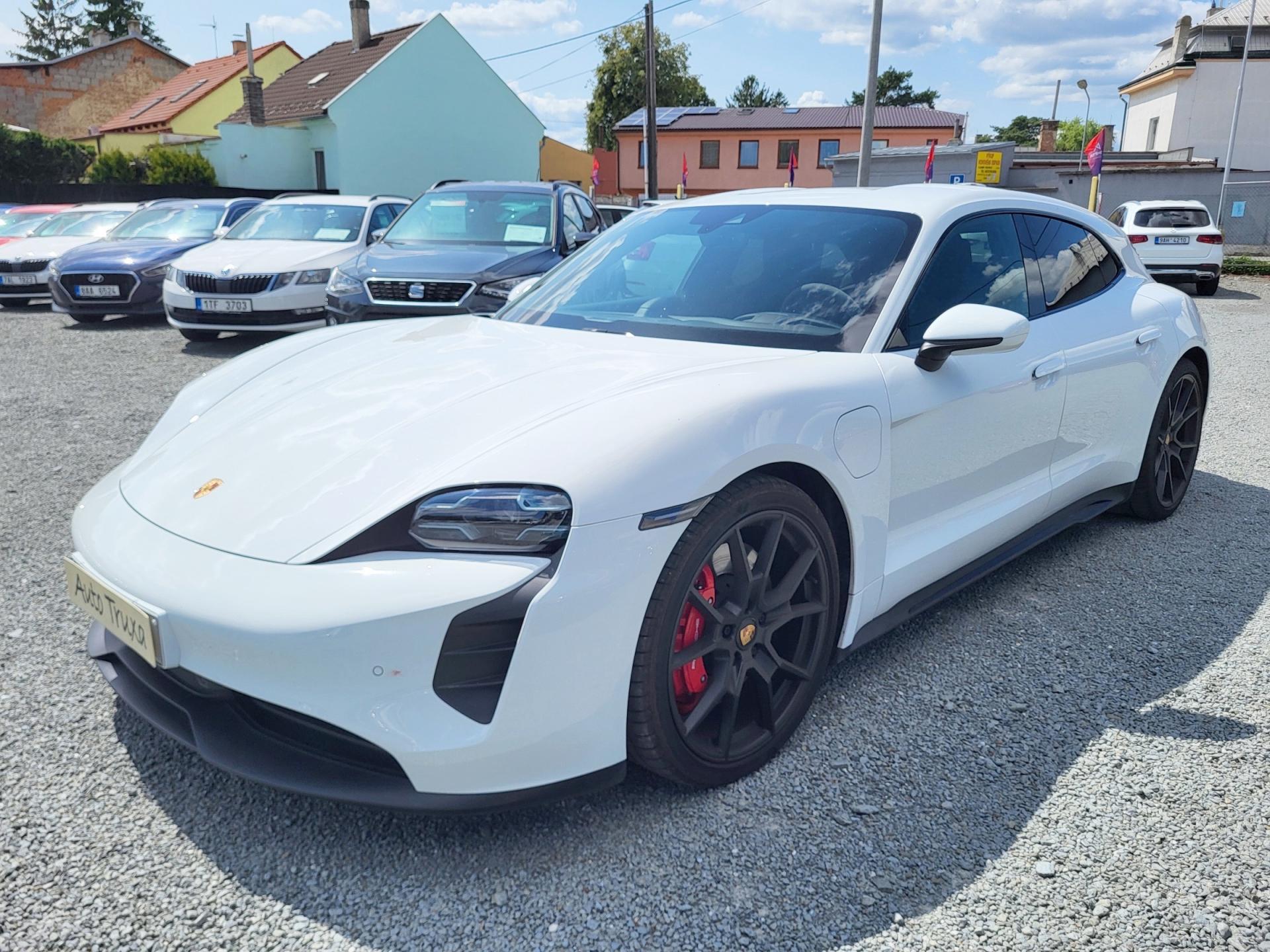 Porsche Taycan GTS 440kW 4S Electric - NOVÉ