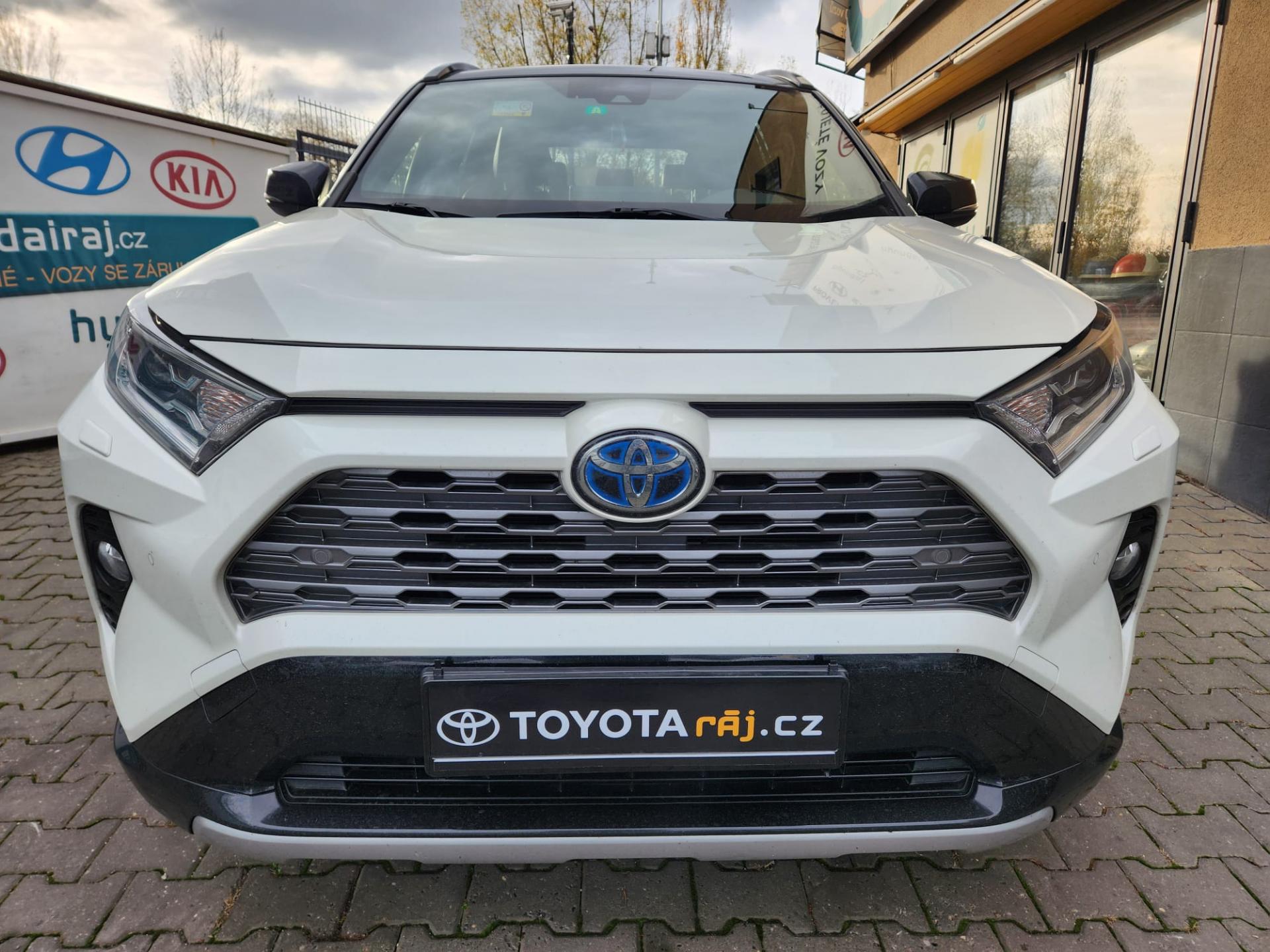 Toyota RAV4 2.5-HYBRID-1.MAJ-KŮŽE-AUTOMAT