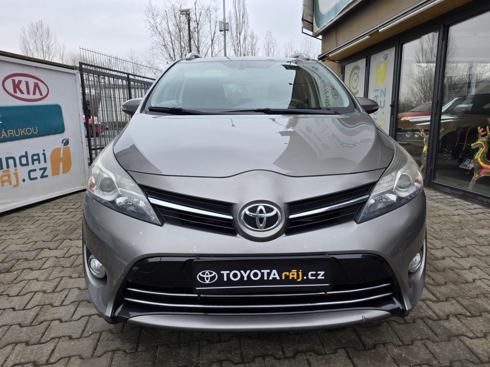 Toyota Verso 1.6-NÍZKÁ SPOTŘEBA-NAVI-KAMERA