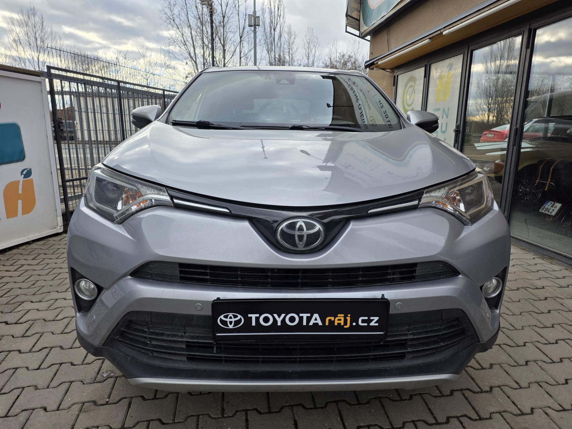 Toyota RAV4 2.0-1.MAJITEL-TAŽNÉ-KAMERA