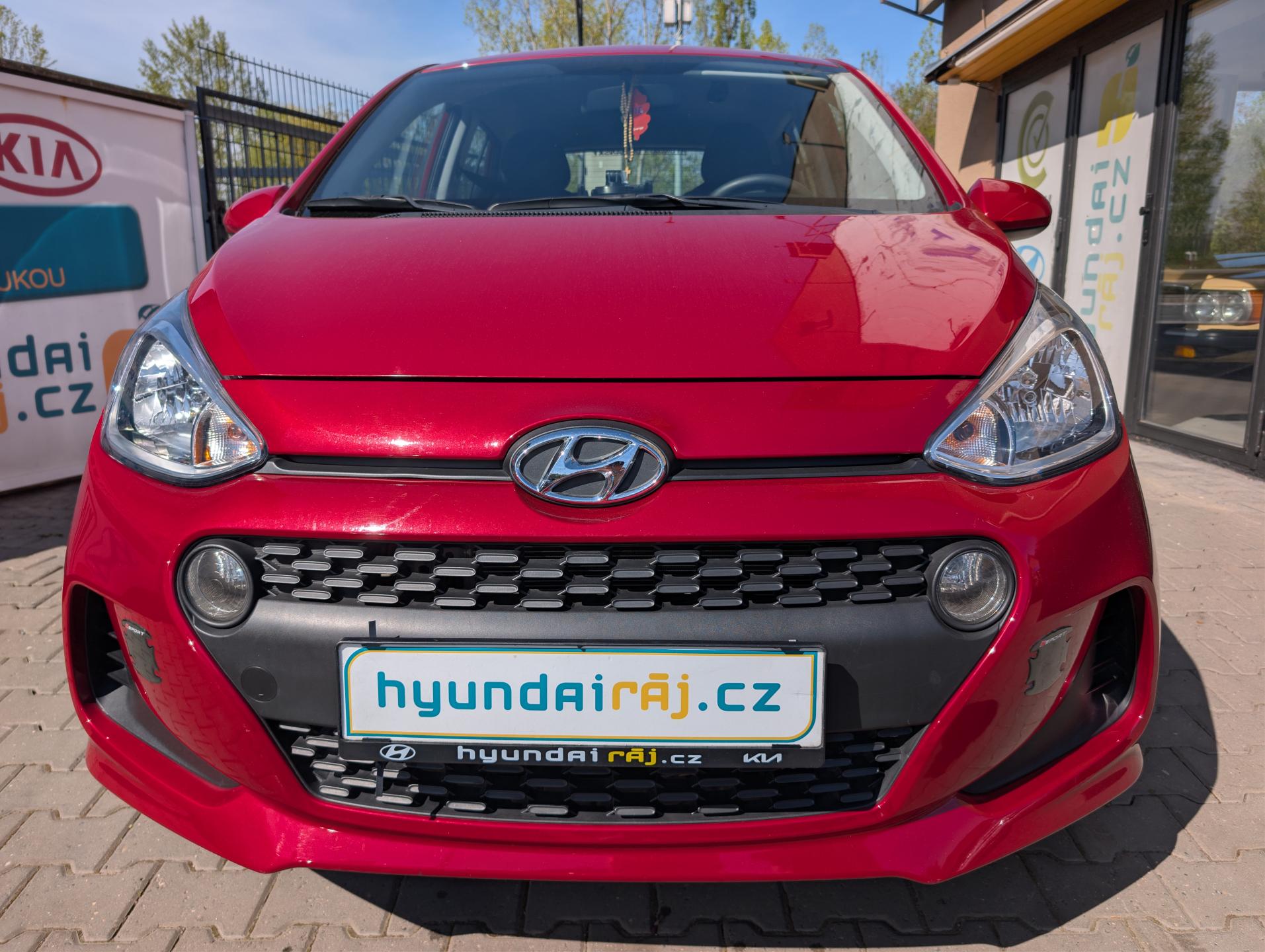 Hyundai i10 1.0-NÍZKÉ KM-KLIMA